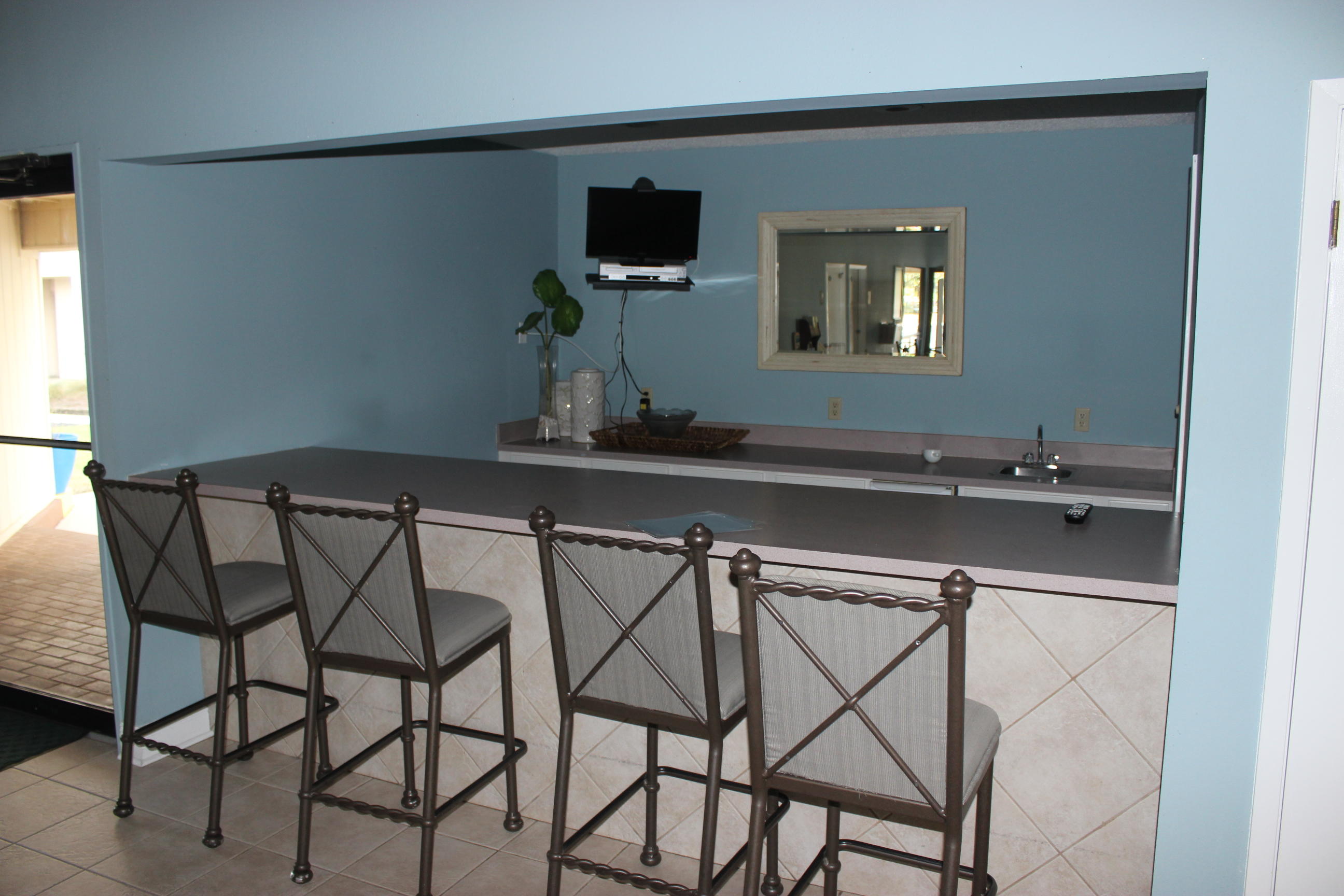 BEACH HOUSE CONDO PH 1 - Residential
