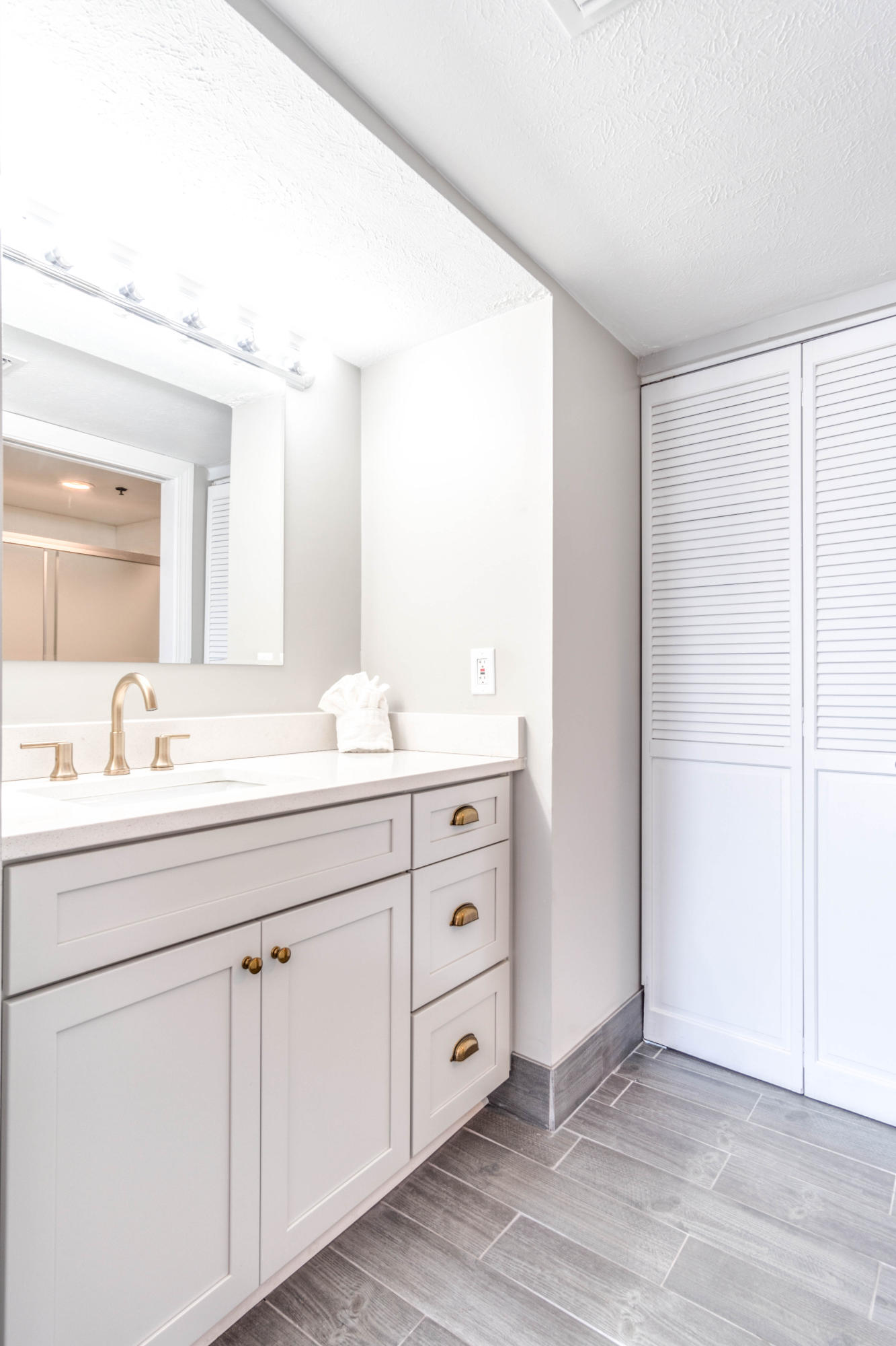 SUNDESTIN INTERNATIONAL CONDO - Residential