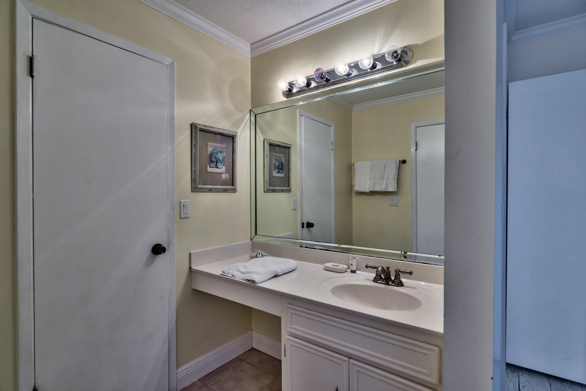 LINKSIDE VILLAGE UNIT 1 - Residential