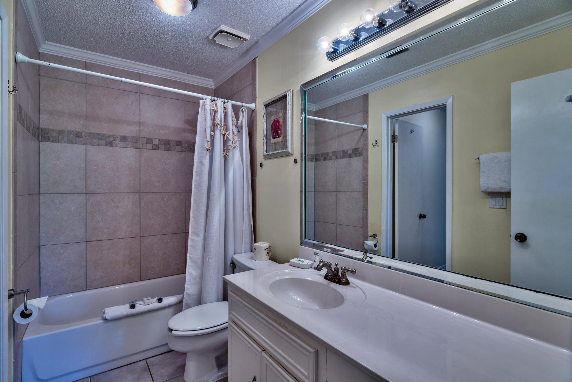 LINKSIDE VILLAGE UNIT 1 - Residential