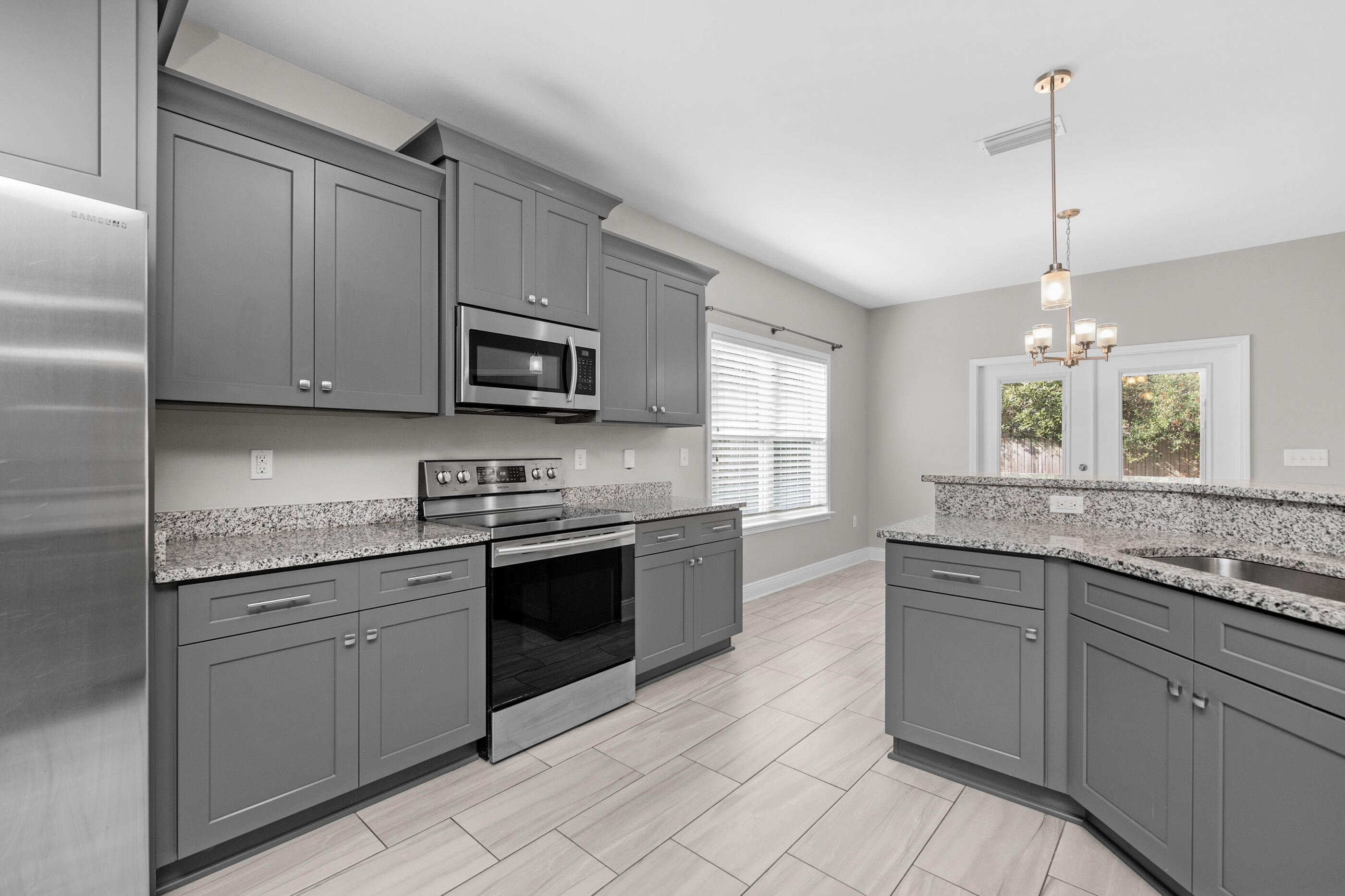 CRESCENT SHORES - Residential