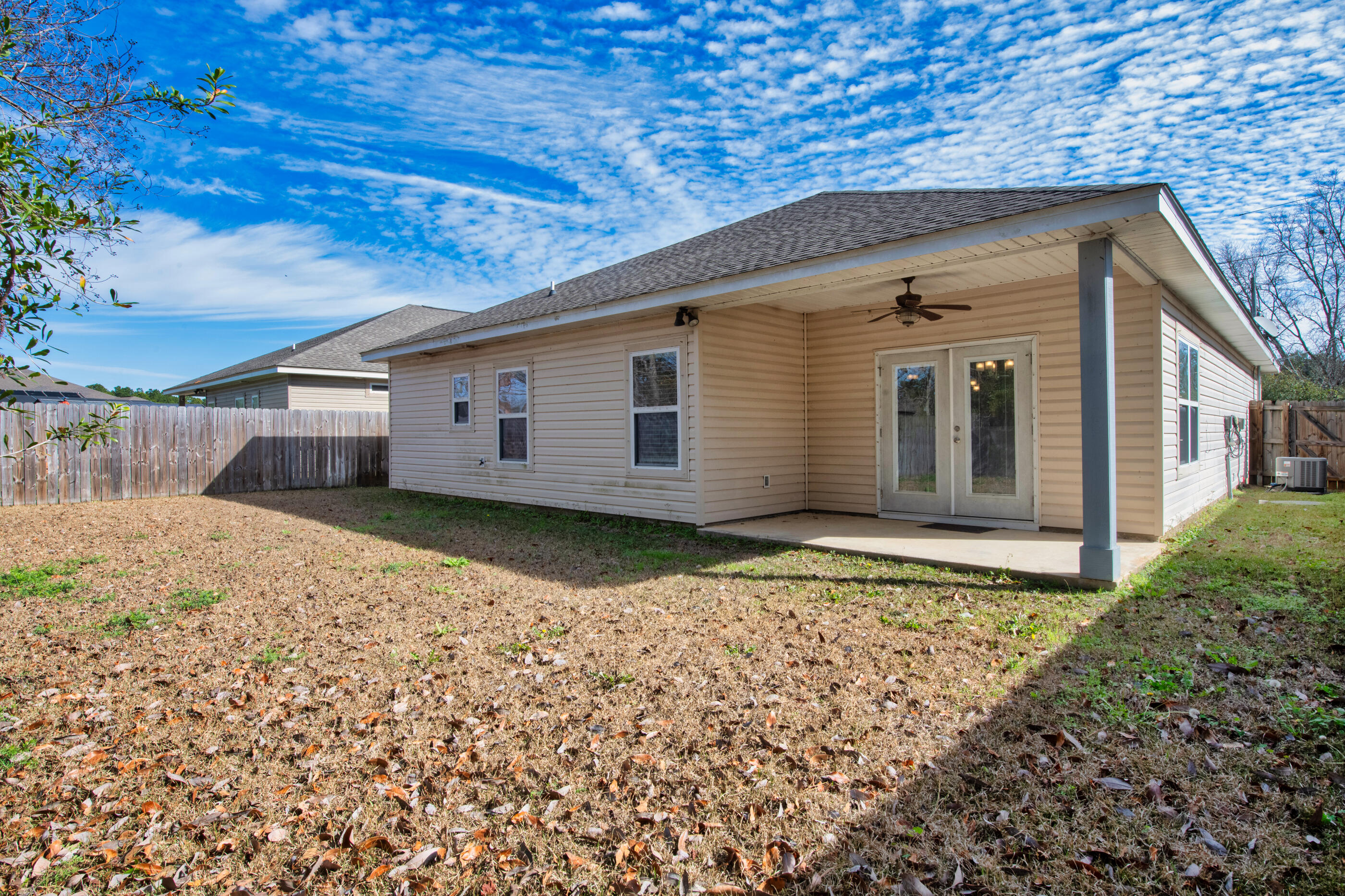 CRESCENT SHORES - Residential