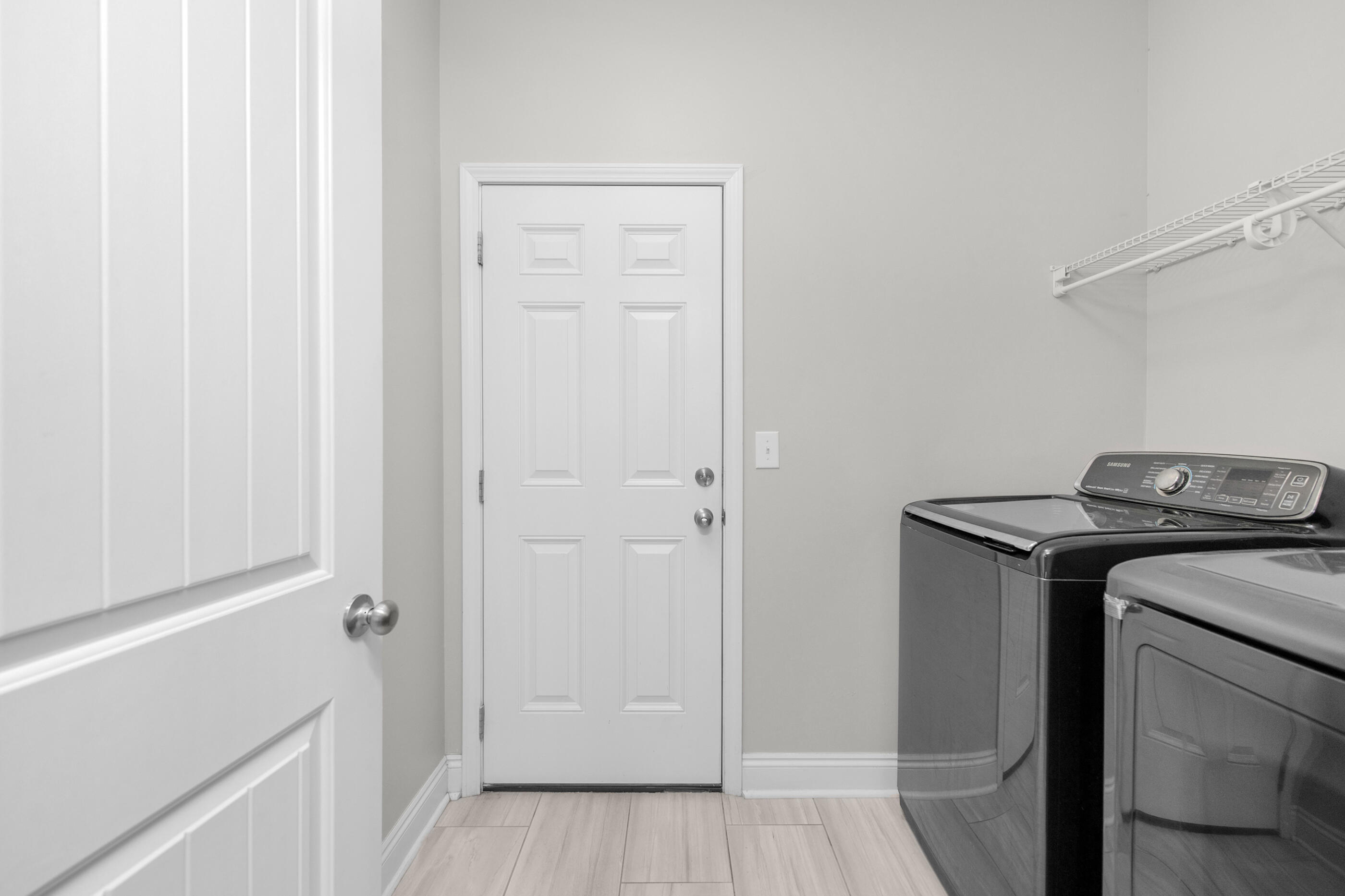 CRESCENT SHORES - Residential