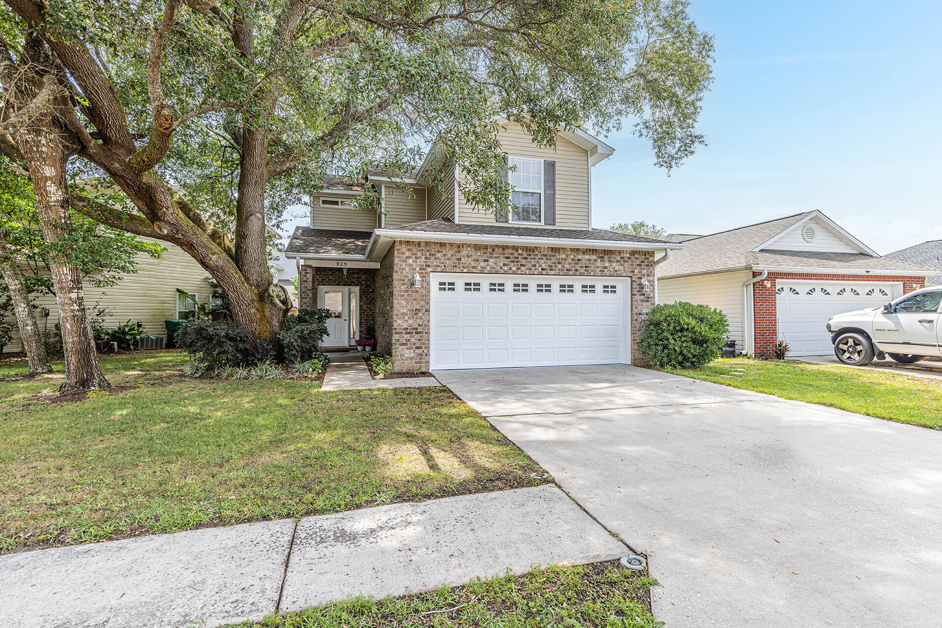 OAK PARK ESTATES - Residential