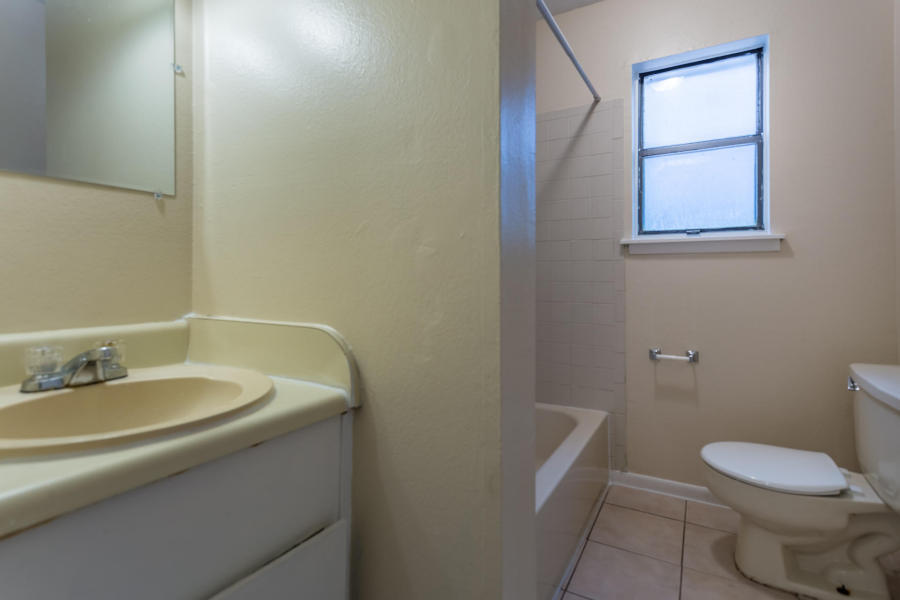 LIVE OAK - Residential Lease