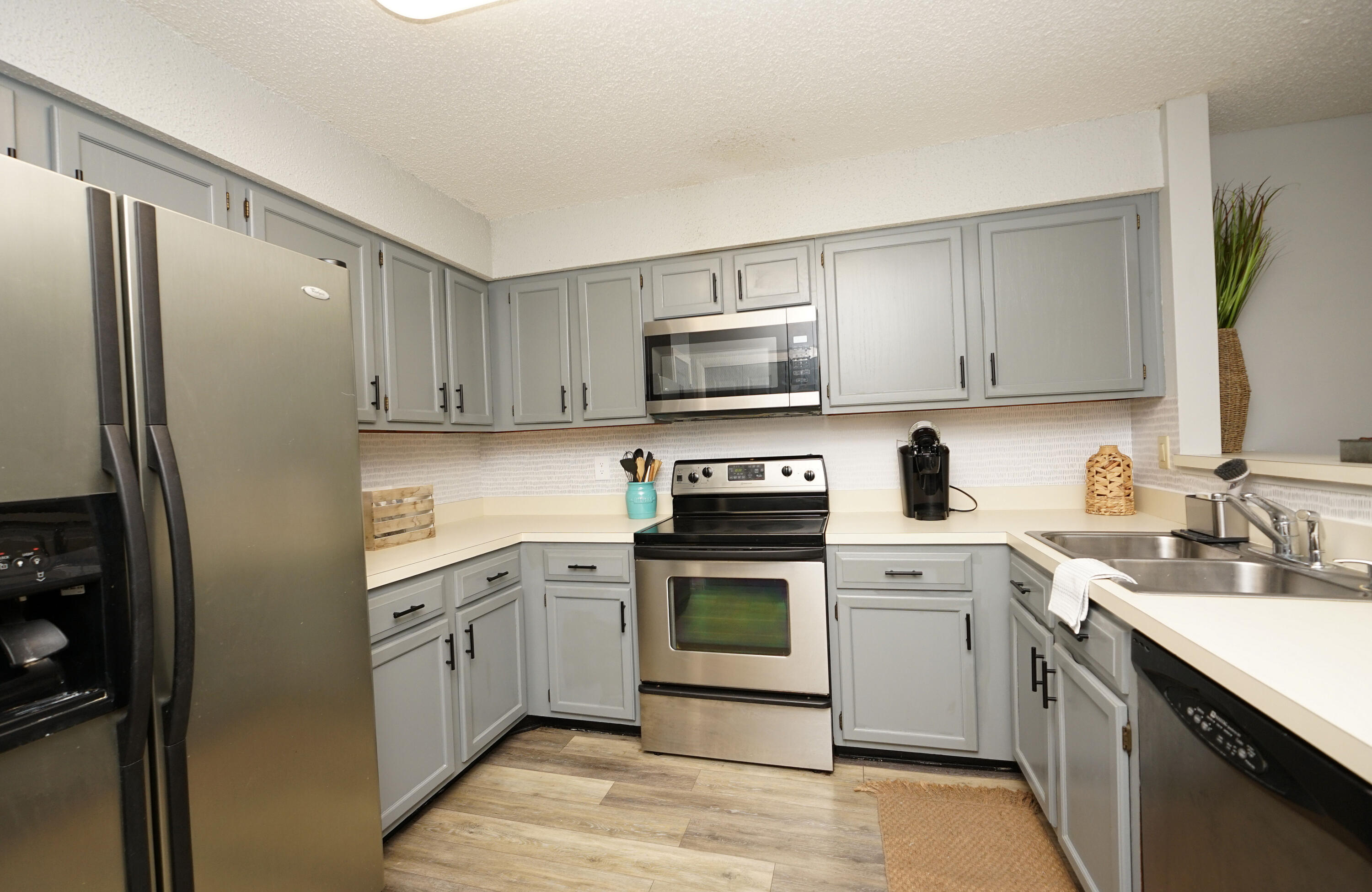 GARDEN OAKS CONDO - Residential Lease
