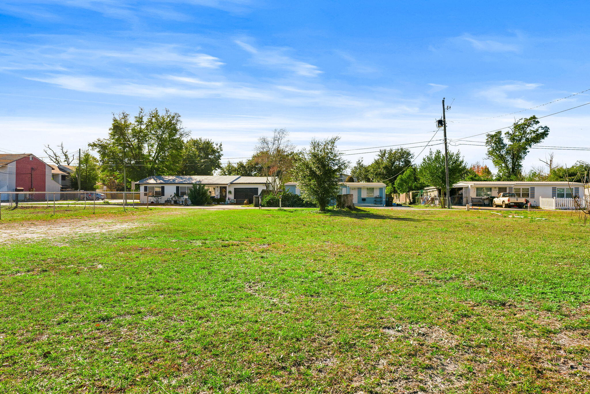 NO RECORDED SUBDIVISION - Land