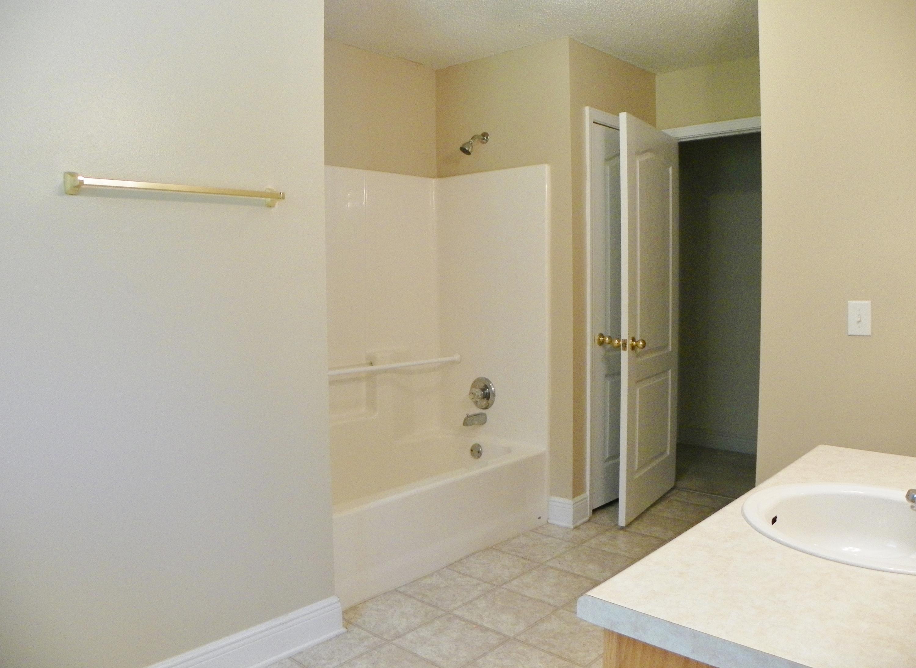 FOX VALLEY - Residential Lease