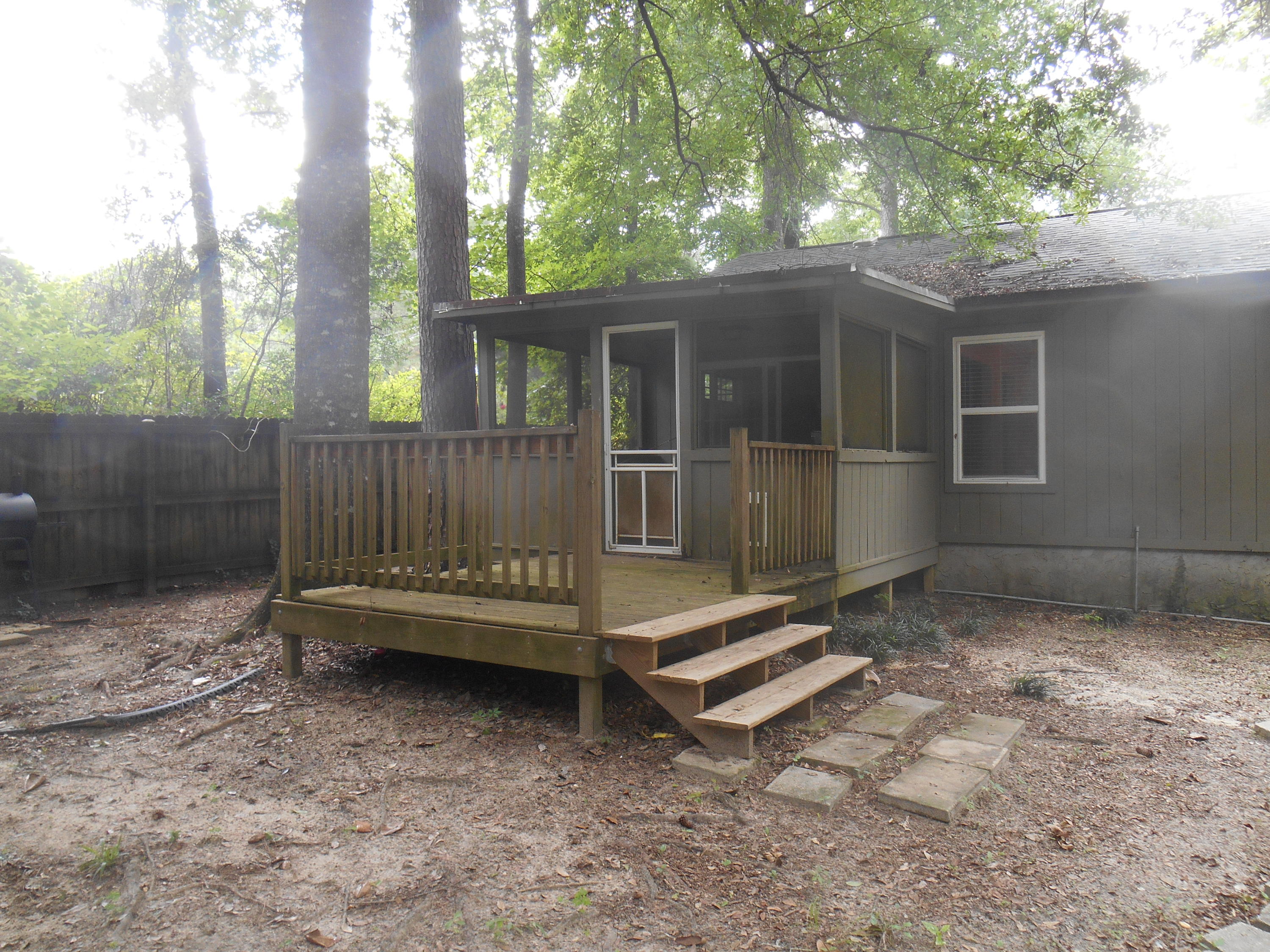 QUIET OAKS S/D - Residential Lease