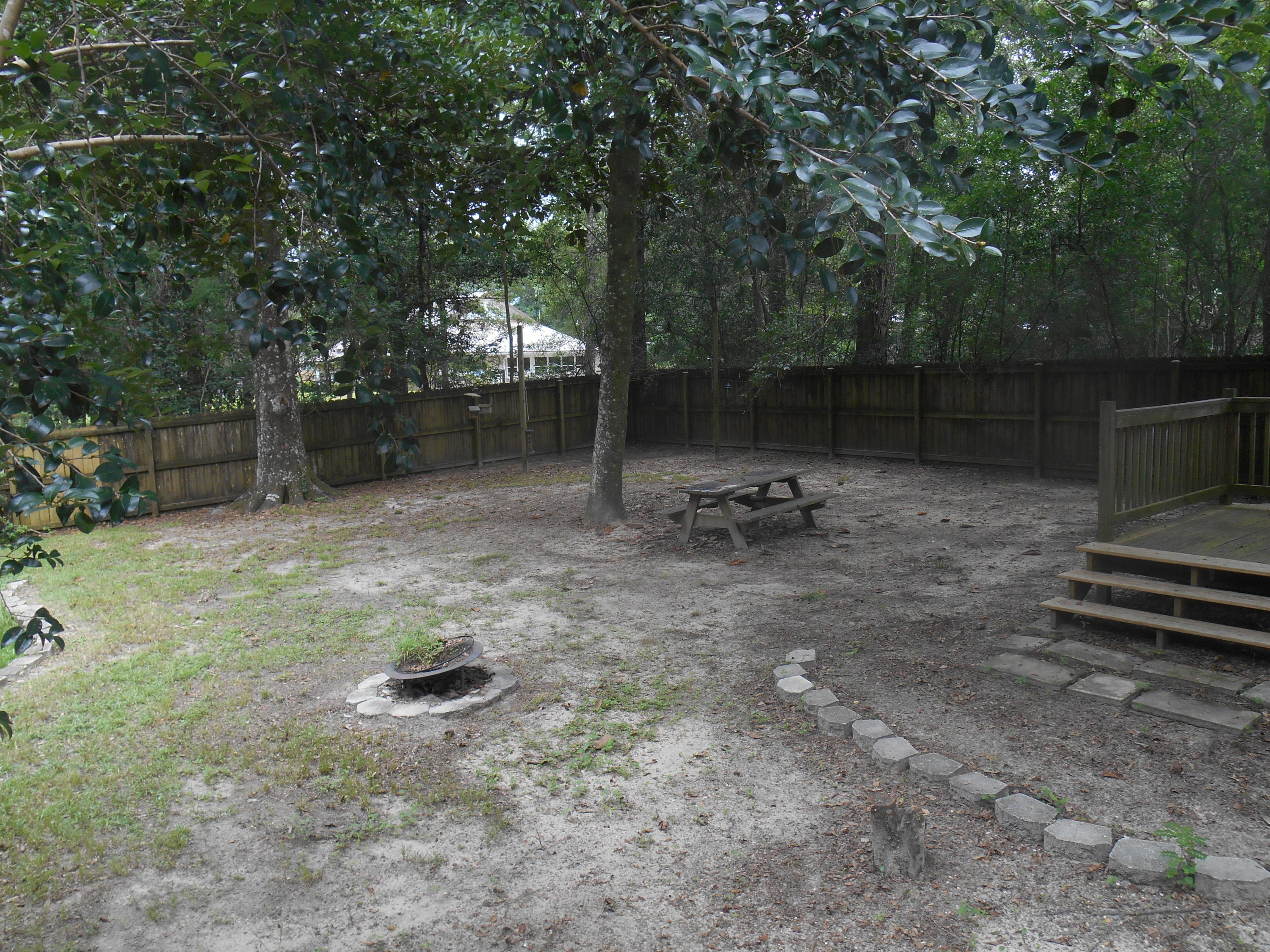QUIET OAKS S/D - Residential Lease