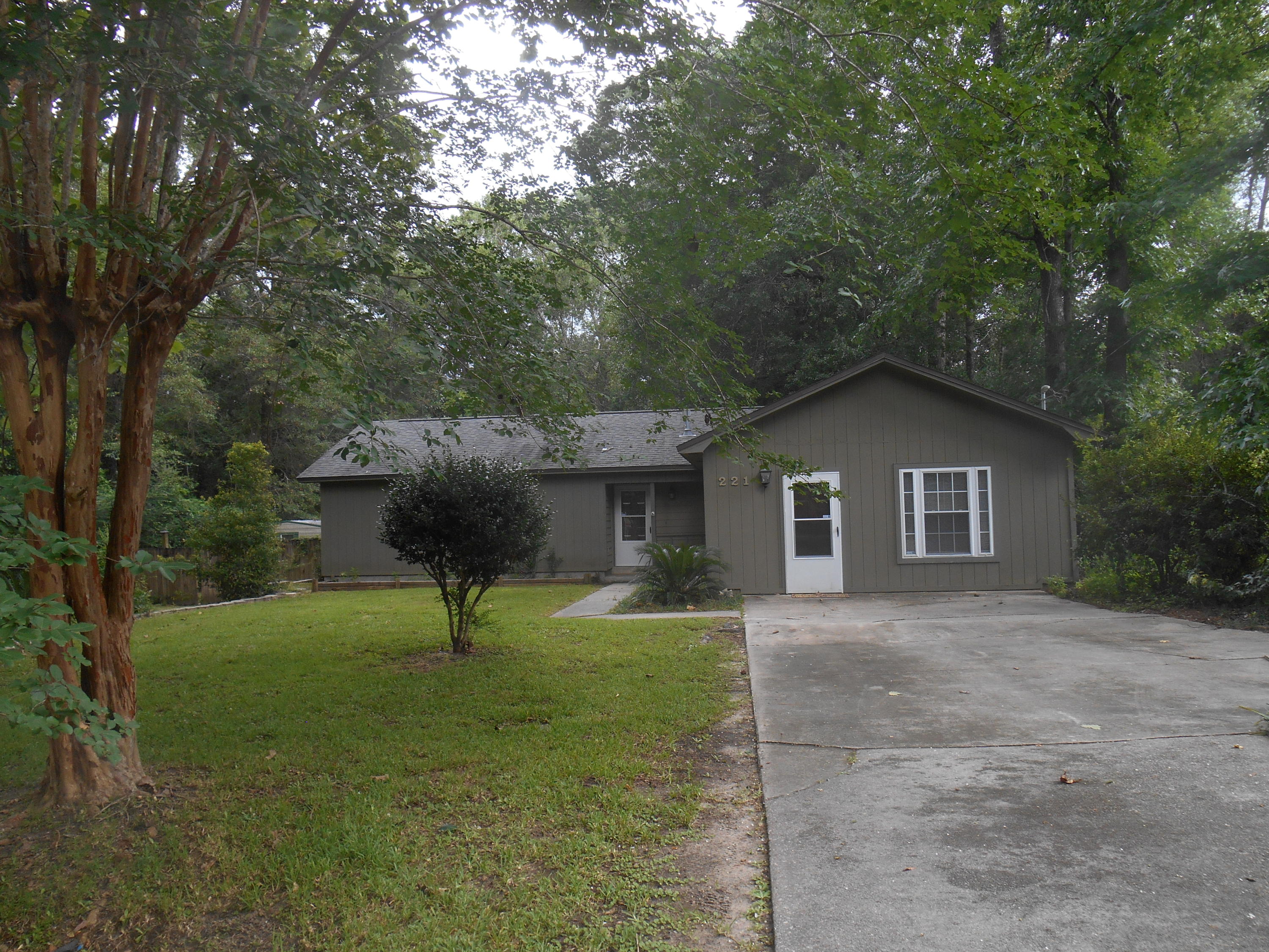 QUIET OAKS S/D - Residential Lease