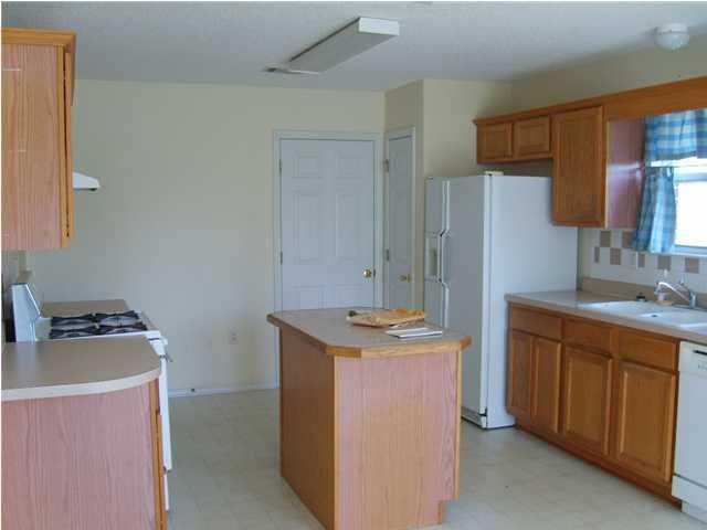 RIVERCHASE S/D PH 2 - Residential Lease