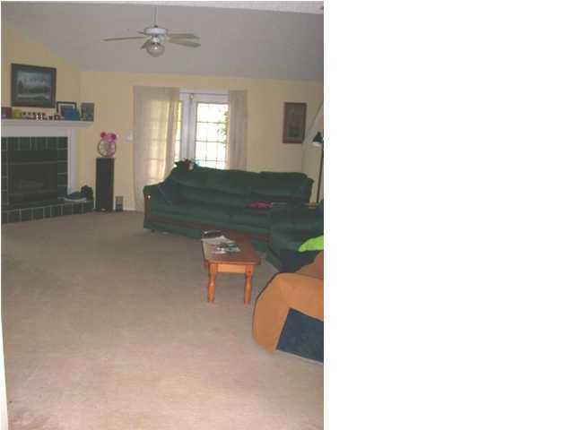 RIVERCHASE S/D PH 2 - Residential Lease