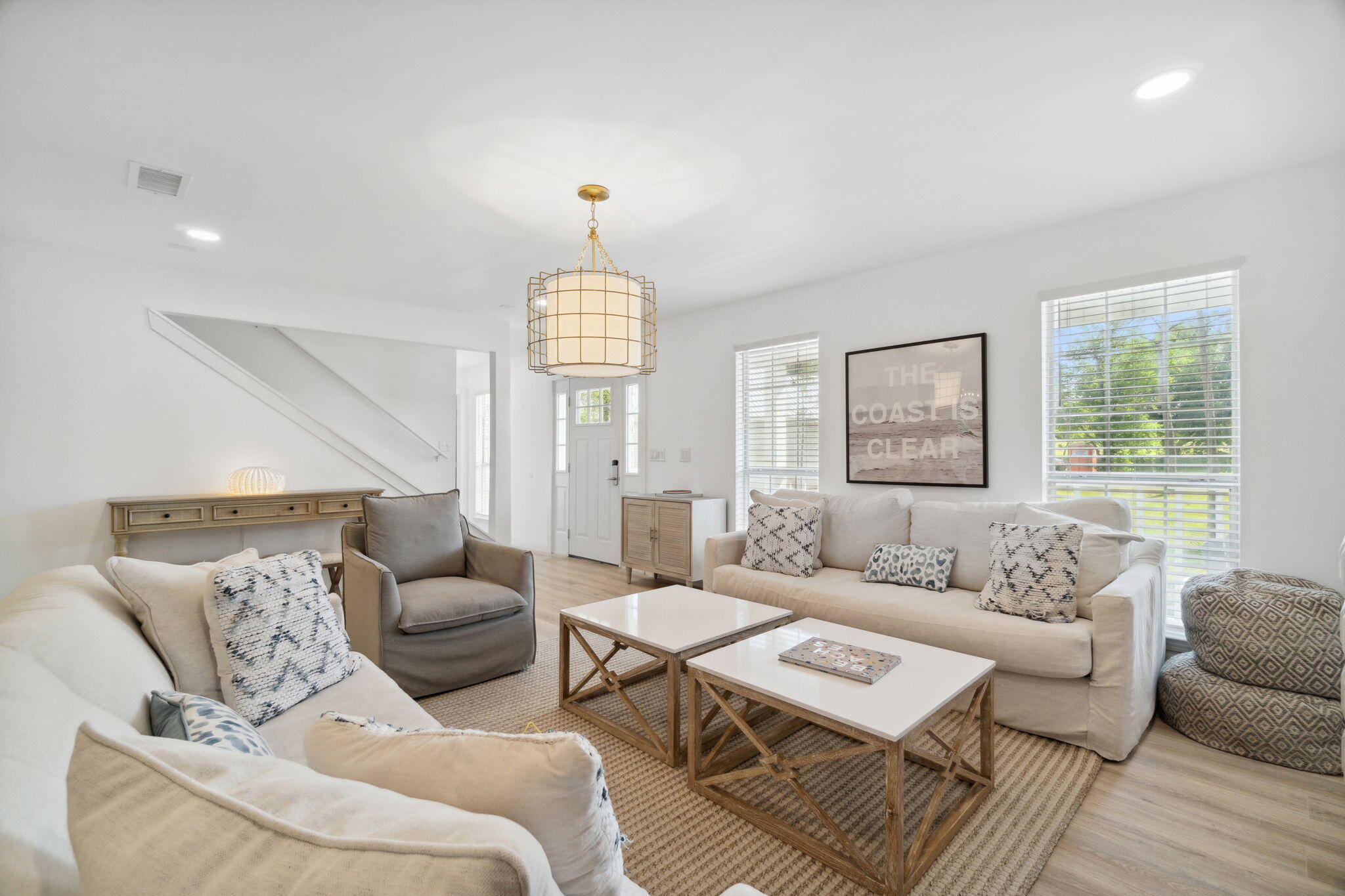 COUNTRY CLUB ESTATES - Residential