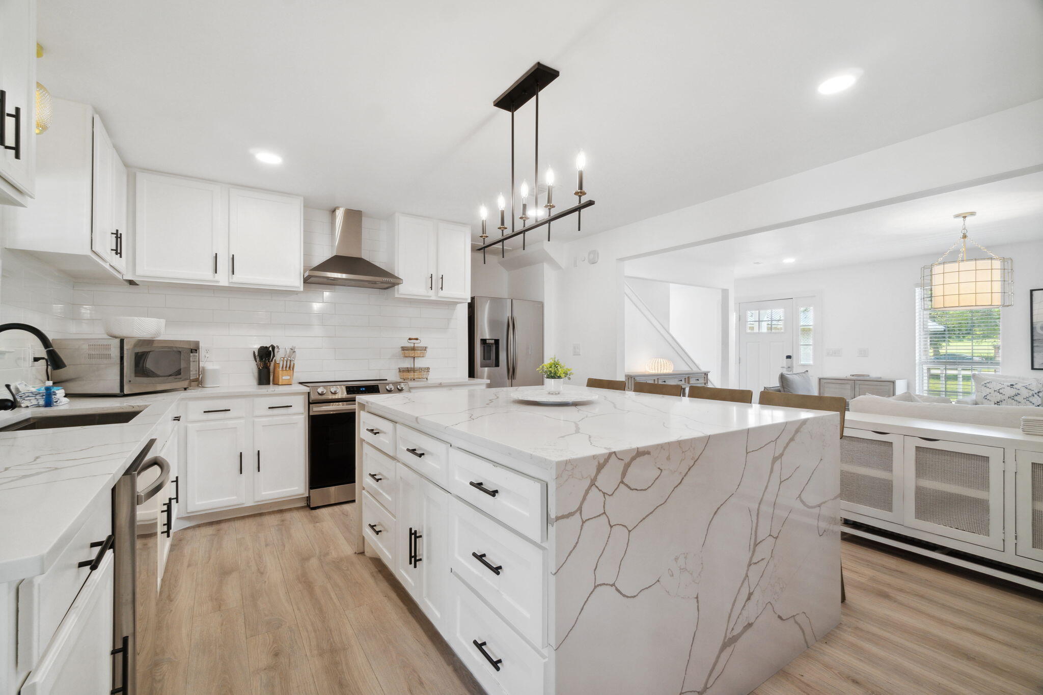 COUNTRY CLUB ESTATES - Residential