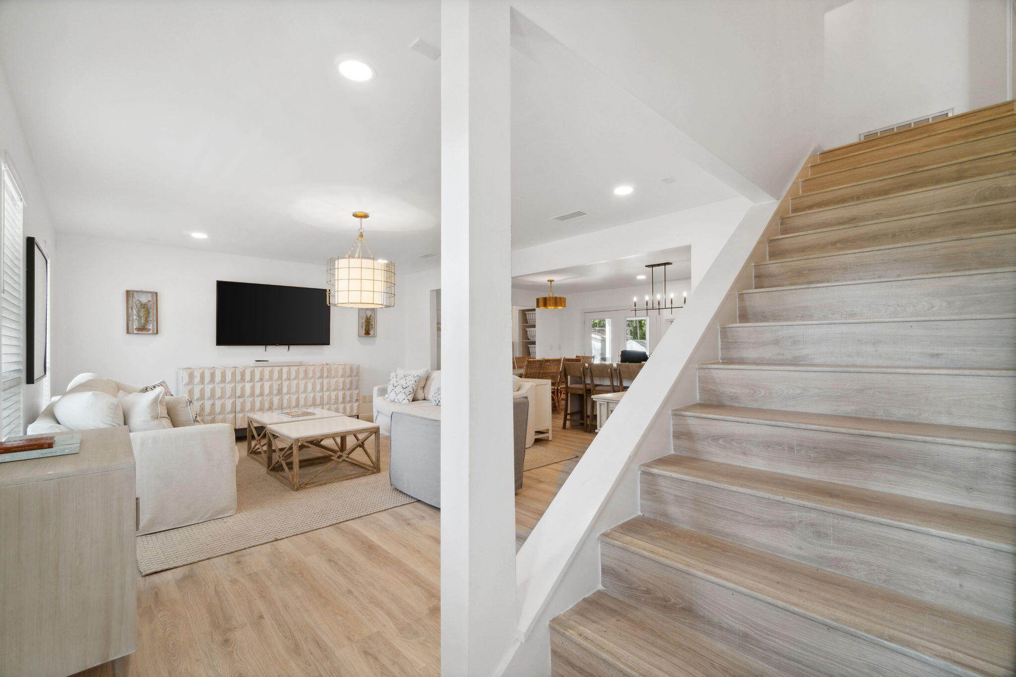 COUNTRY CLUB ESTATES - Residential