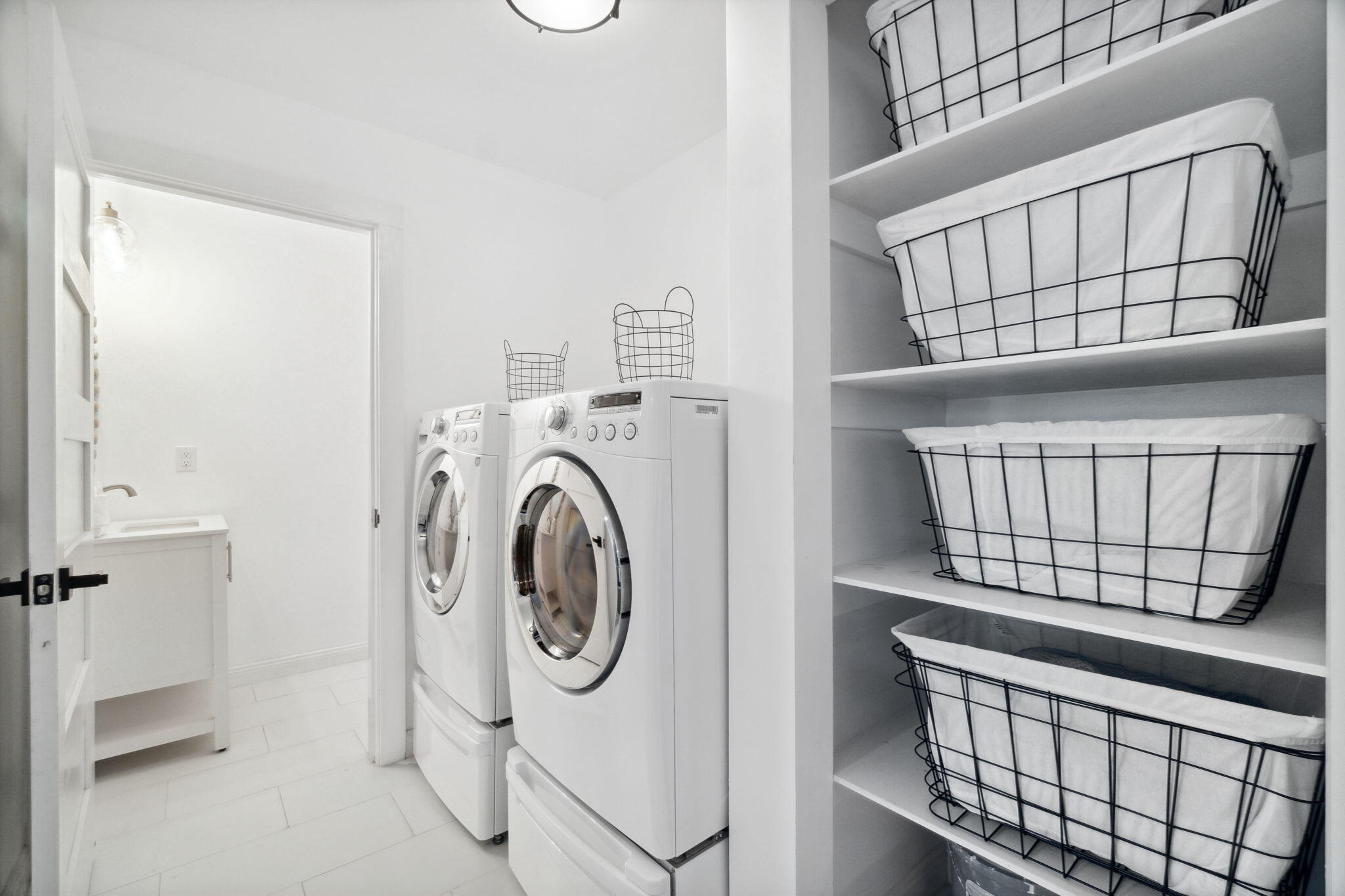 COUNTRY CLUB ESTATES - Residential