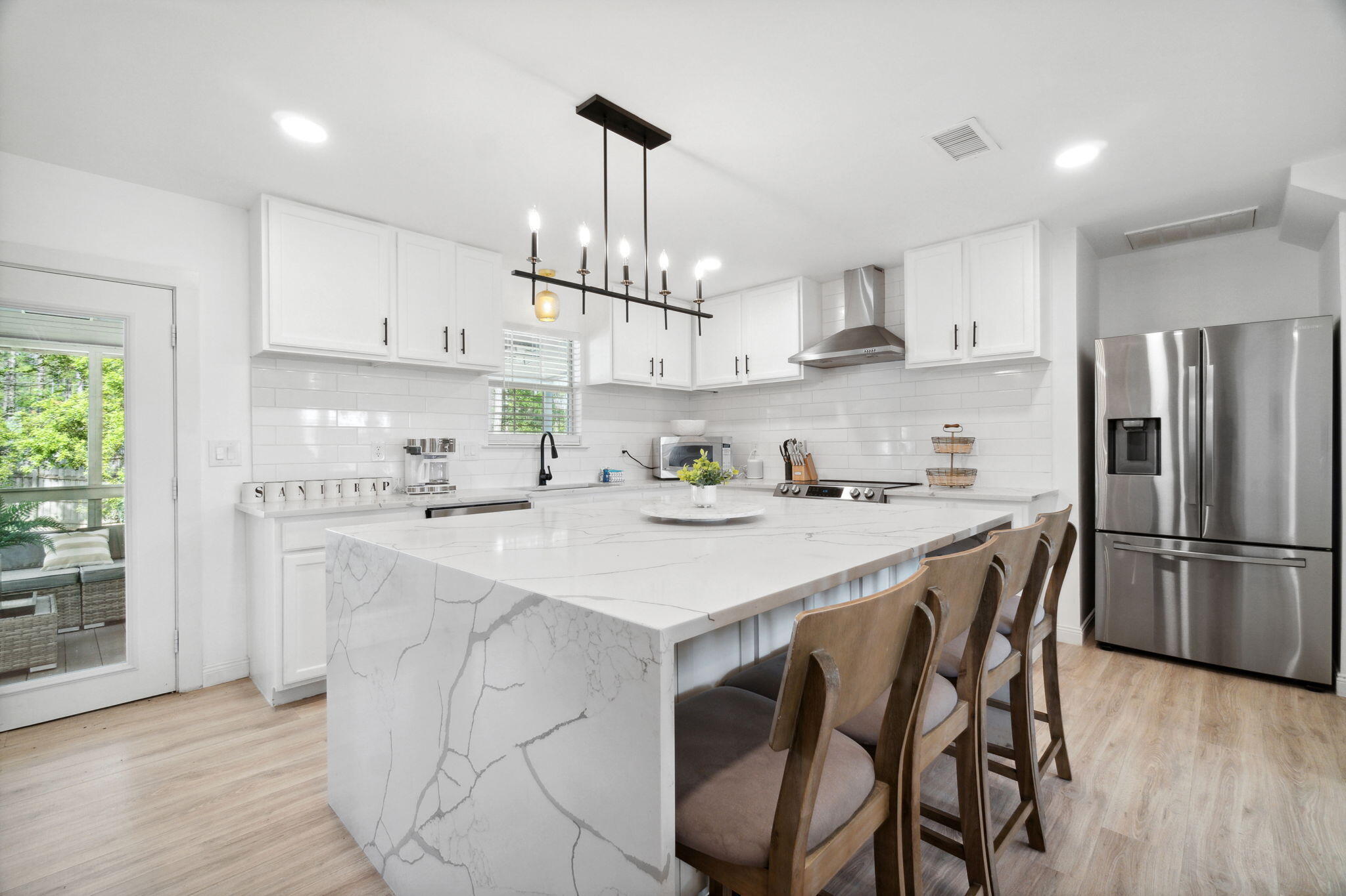 COUNTRY CLUB ESTATES - Residential