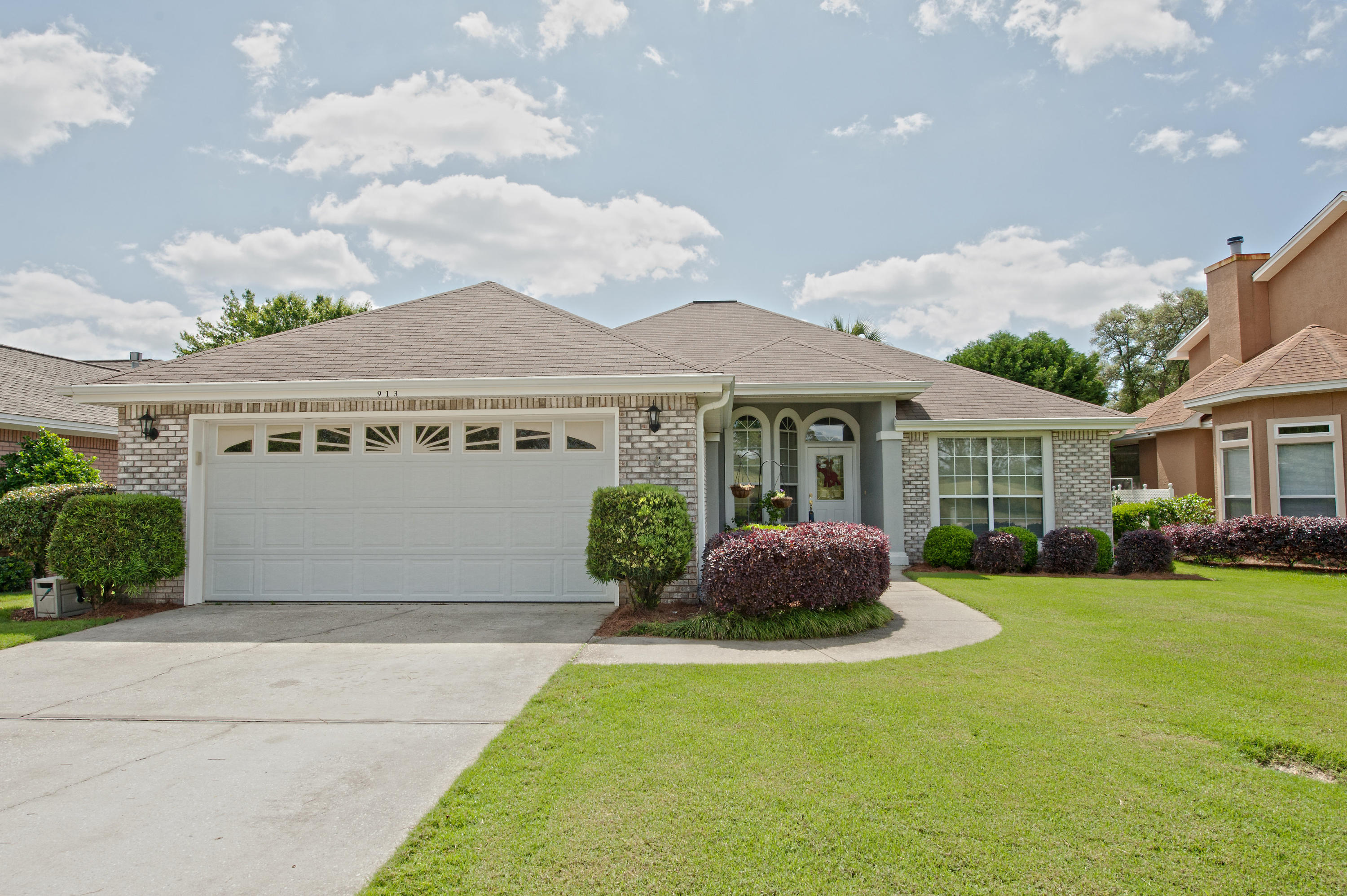Located in Beautiful Shalimar Pointe, a gated community , just a few minutes to the East gate of Eglin AFB. Move-in ready! Updated throughout! Open floor plan! Kitchen has tile flooring, new kitchen cabinets and granite counters. Beautiful Wood floors in living, dining areas and all bedrooms. Master suite boasts a separate shower, garden tub and raised Vanity. Checkout the 10'x6' walk-in Closet!!! Two bedrooms on the other side of the home separated by large bath with raised Vanity. Screened porch has a hot tub and overlooks the golf course. Inside laundry, and the 2 car garage has a tub, work table, A/C unit and pull down stairs for extra storage. Gas and Electric outlets for Dryer and Range. You don't want to miss this well cared for home!!! There are 6 lighted Rubico Tennis Courts. 6 lighted Rubico tennis courts to go along with the 18 hole championship golf course!
Come join us at the Shalimar Pointe Clubhouse and enjoy all our social gatherings and Friday night "Happy Hour"!