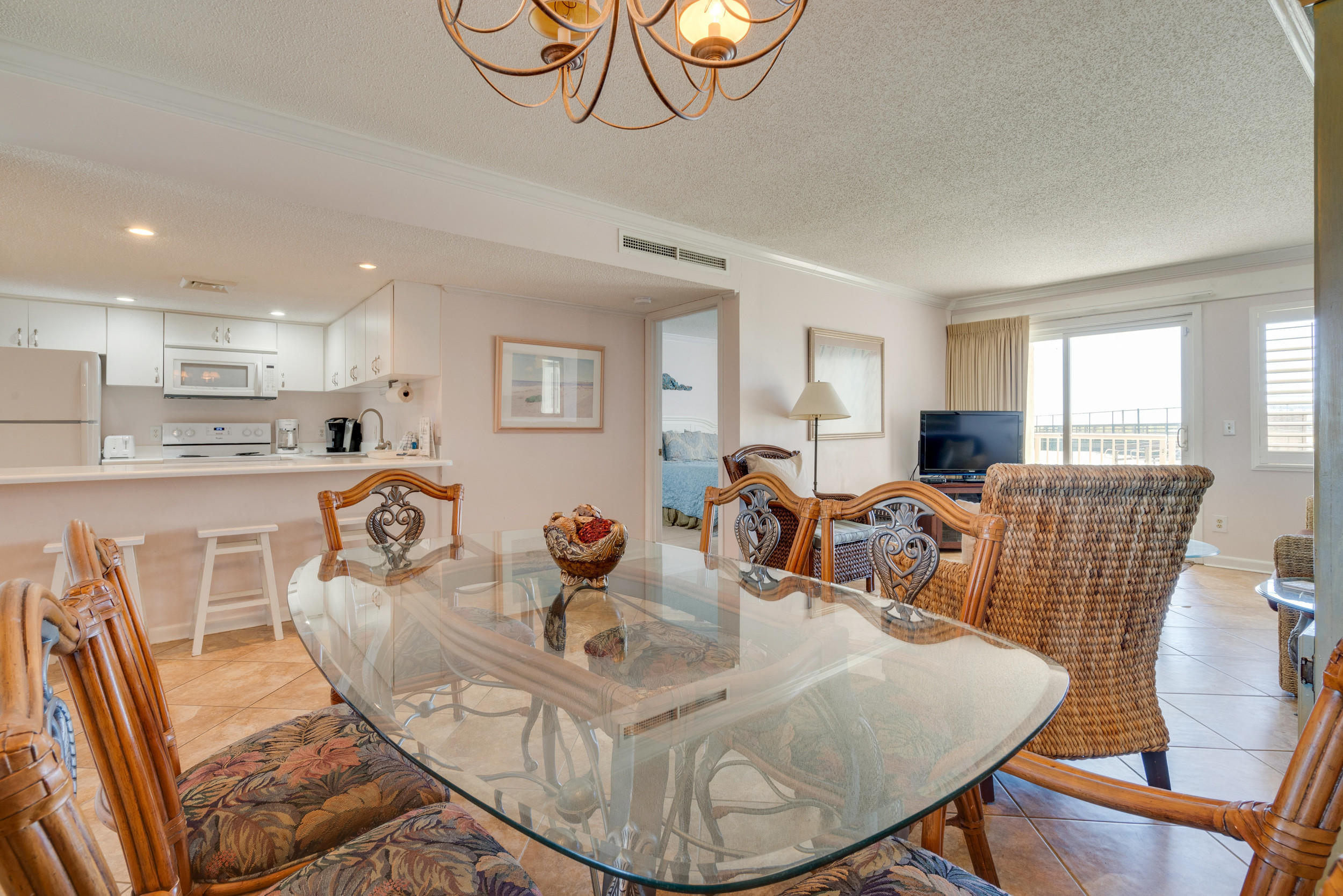 HOLIDAY SURF & RACQUET CLUB - Residential