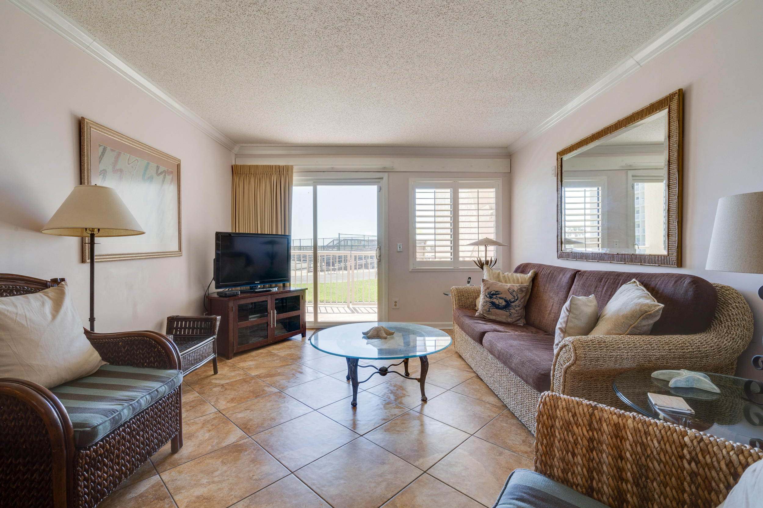 HOLIDAY SURF & RACQUET CLUB - Residential