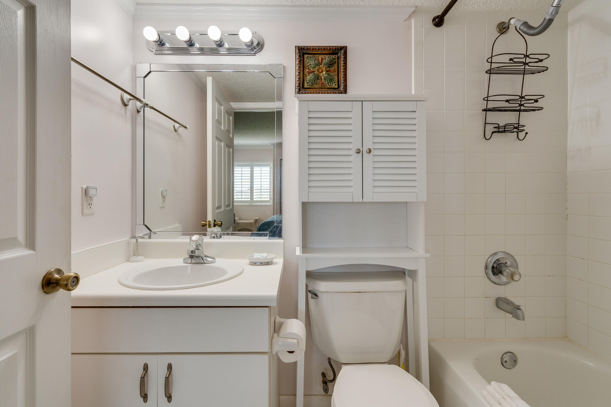 HOLIDAY SURF & RACQUET CLUB - Residential
