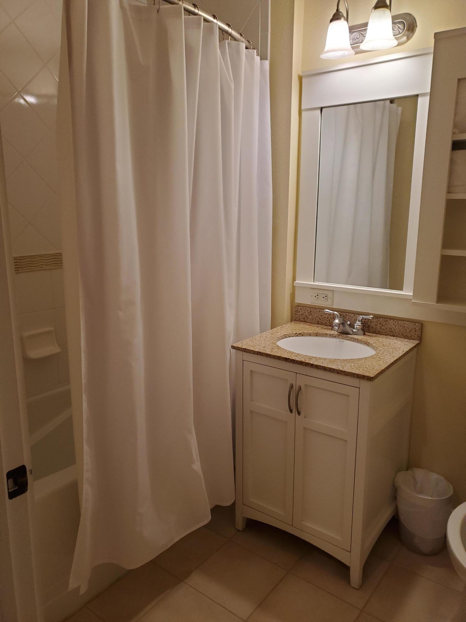PILOT HOUSE - Residential Lease