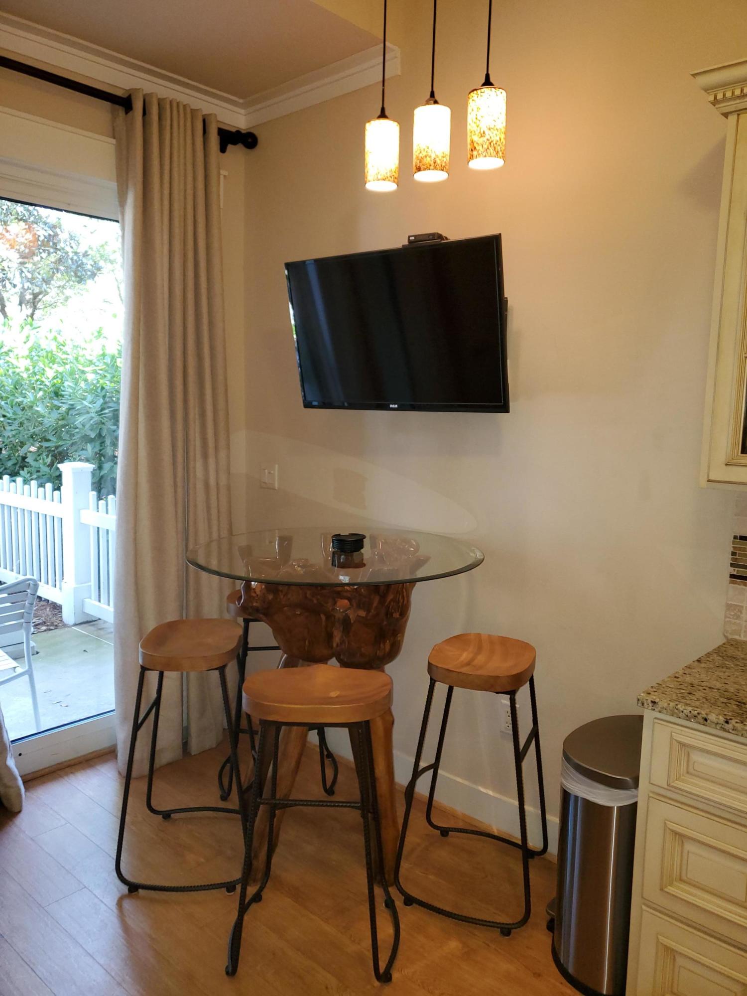 PILOT HOUSE - Residential Lease