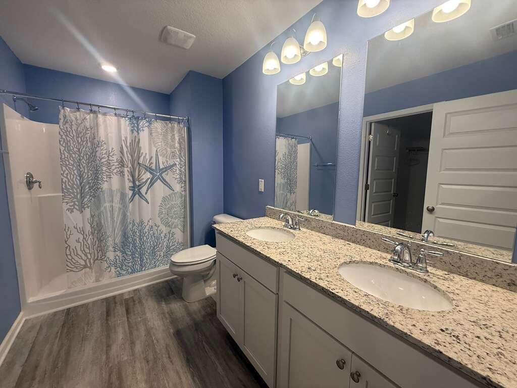 Owl's Head East - Residential Lease