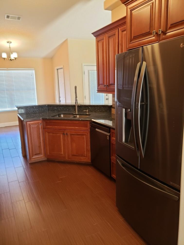 HOLLY WOODS - Residential Lease