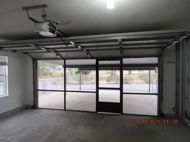 HOLLY WOODS - Residential Lease