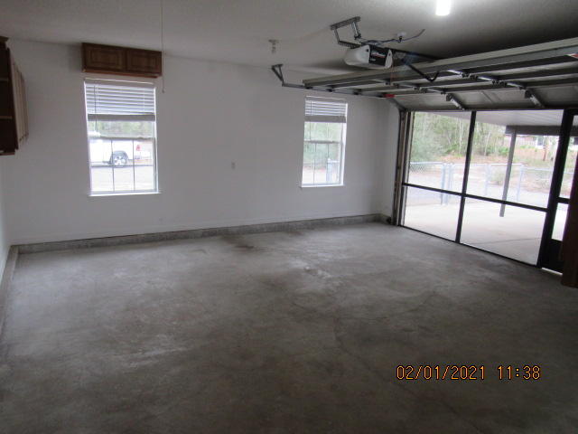 HOLLY WOODS - Residential Lease