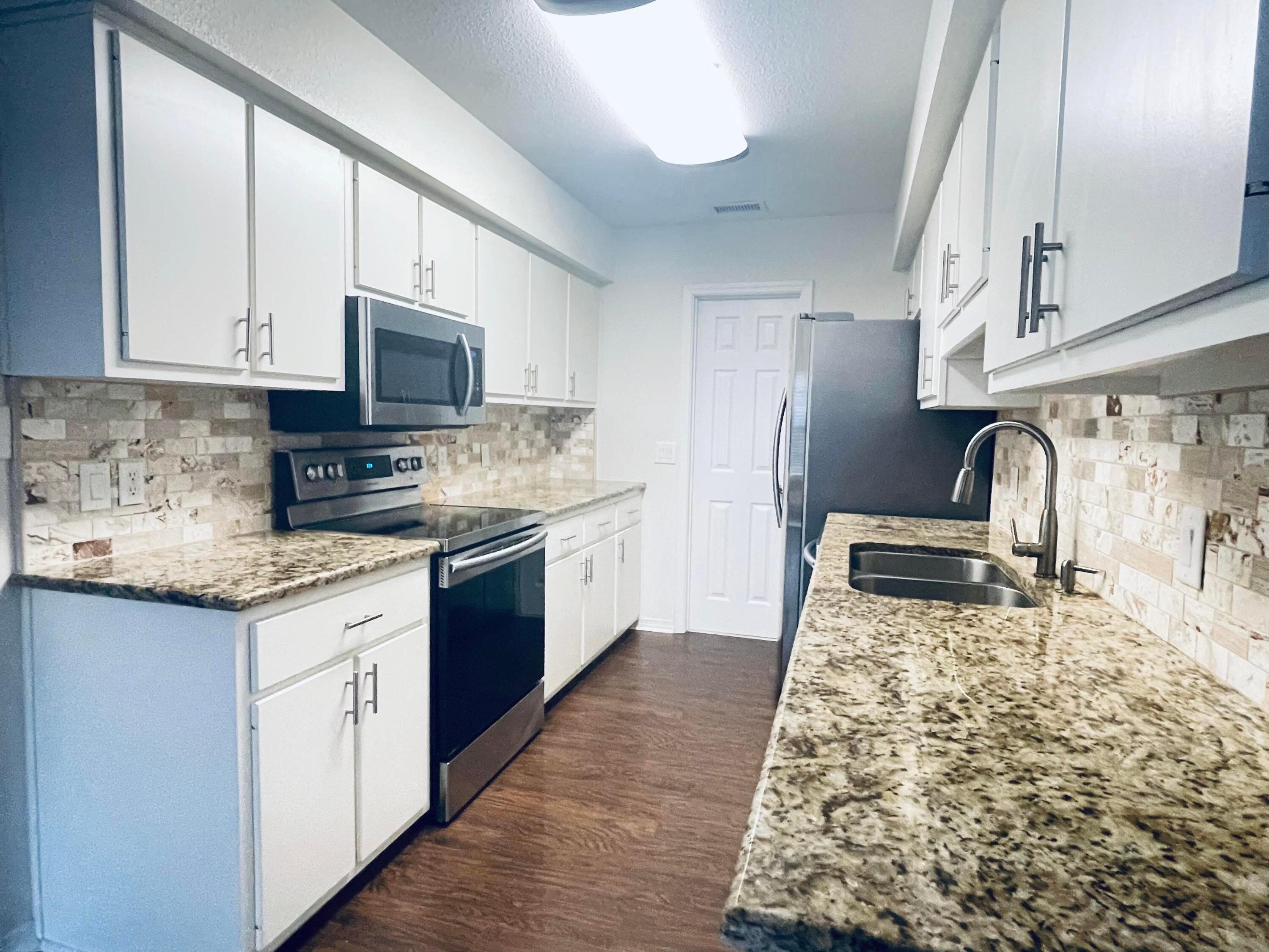 RIVERCHASE S/D PH 2 - Residential Lease