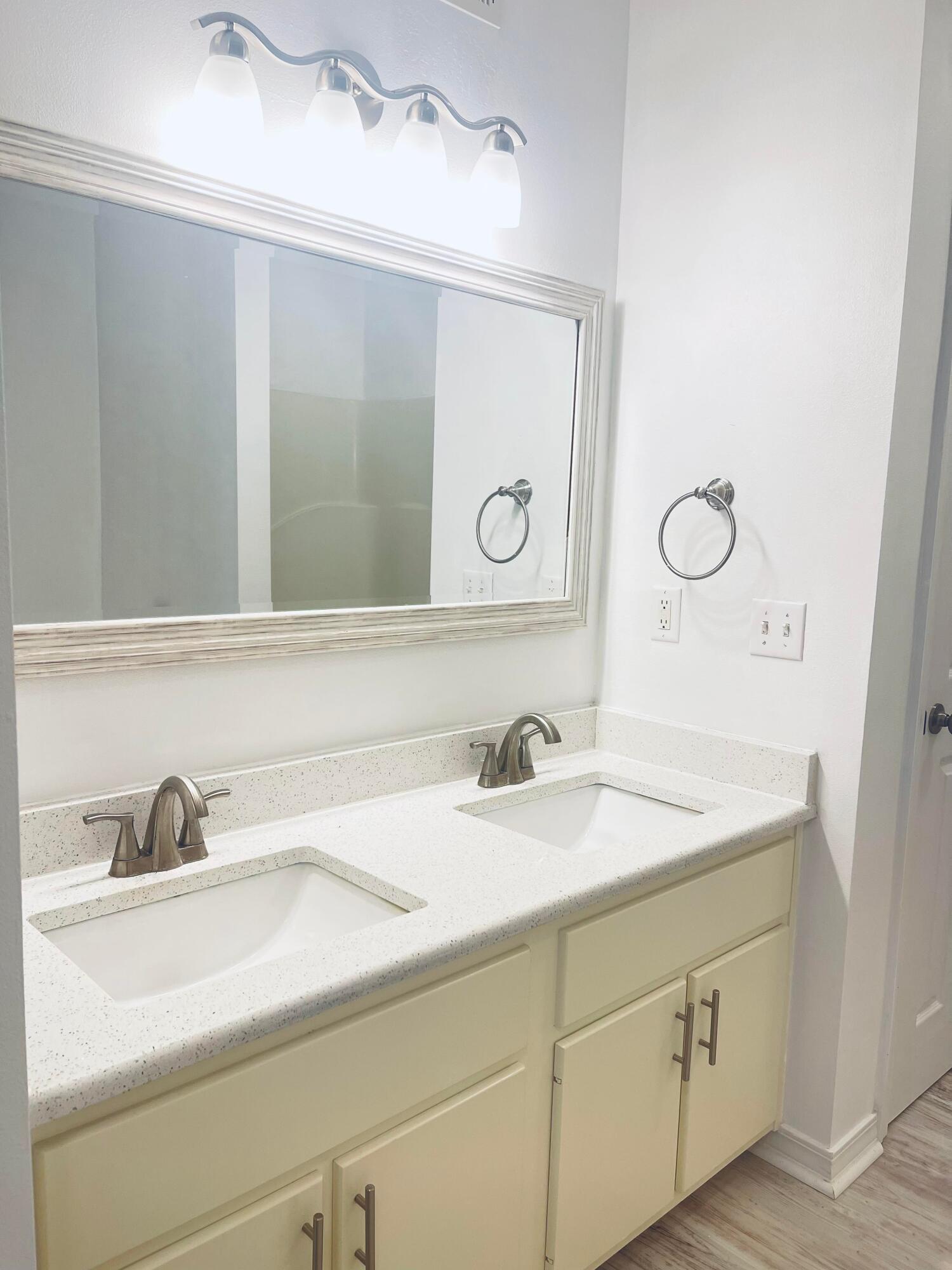 RIVERCHASE S/D PH 2 - Residential Lease