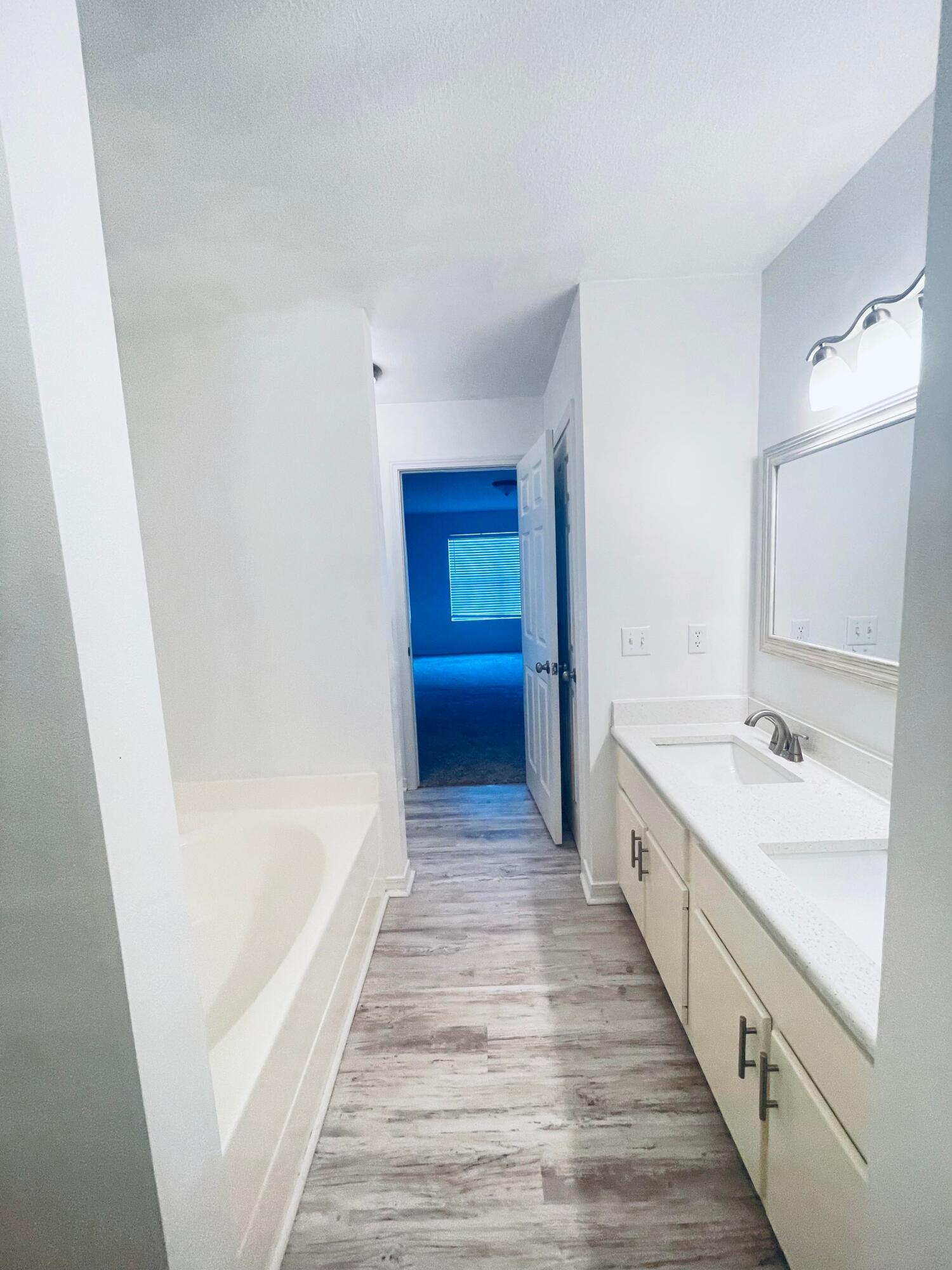 RIVERCHASE S/D PH 2 - Residential Lease