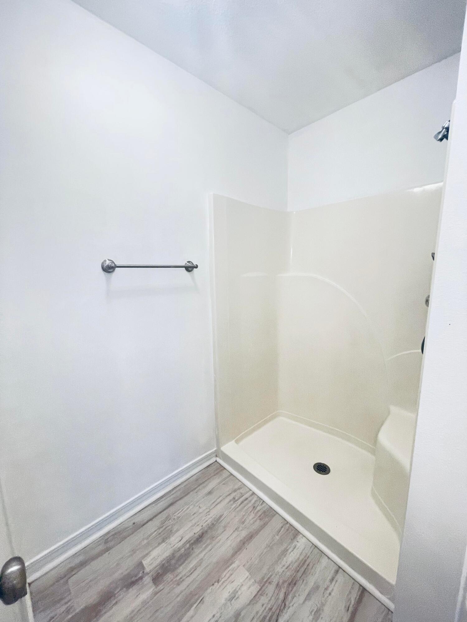RIVERCHASE S/D PH 2 - Residential Lease