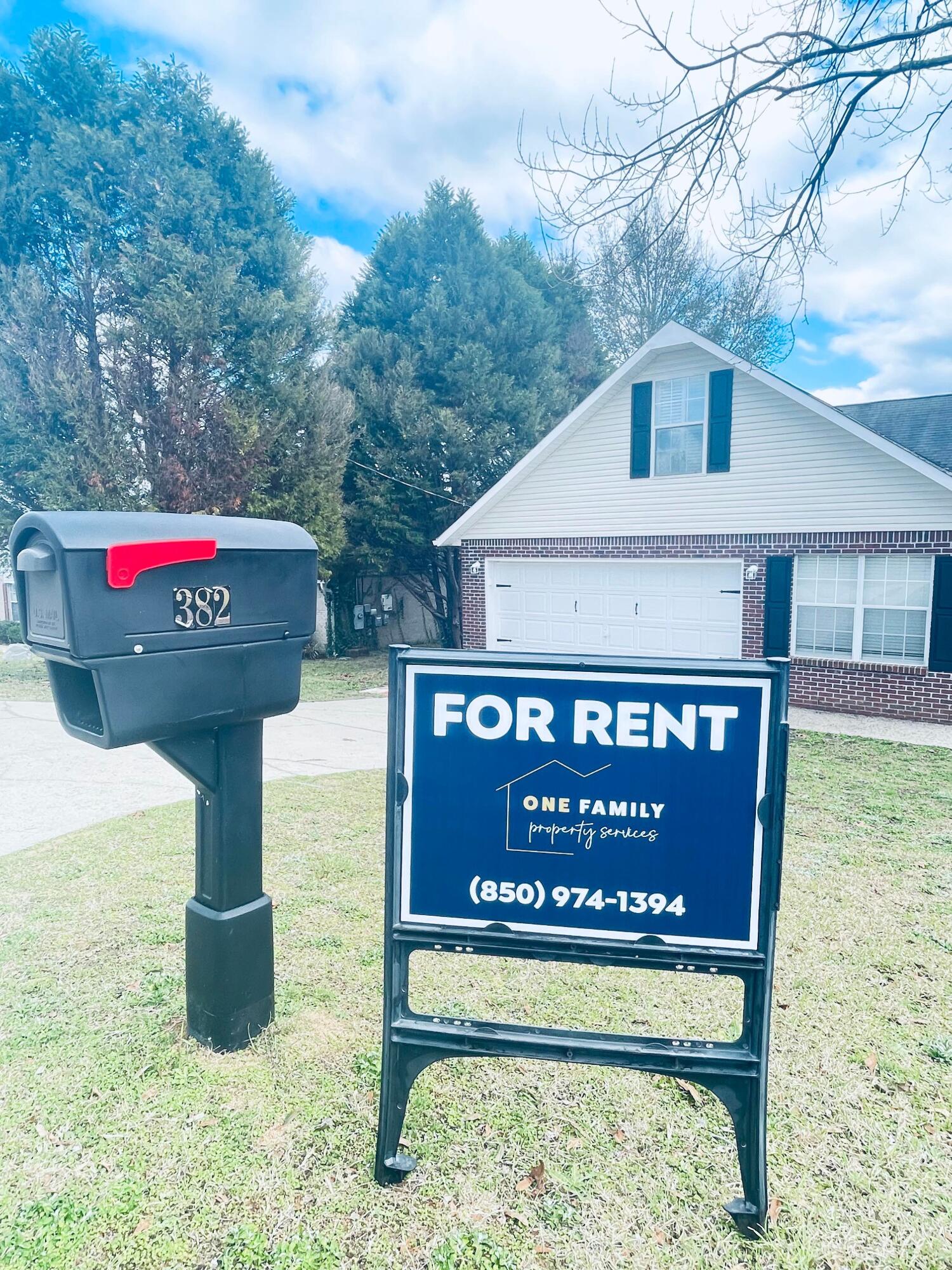 RIVERCHASE S/D PH 2 - Residential Lease