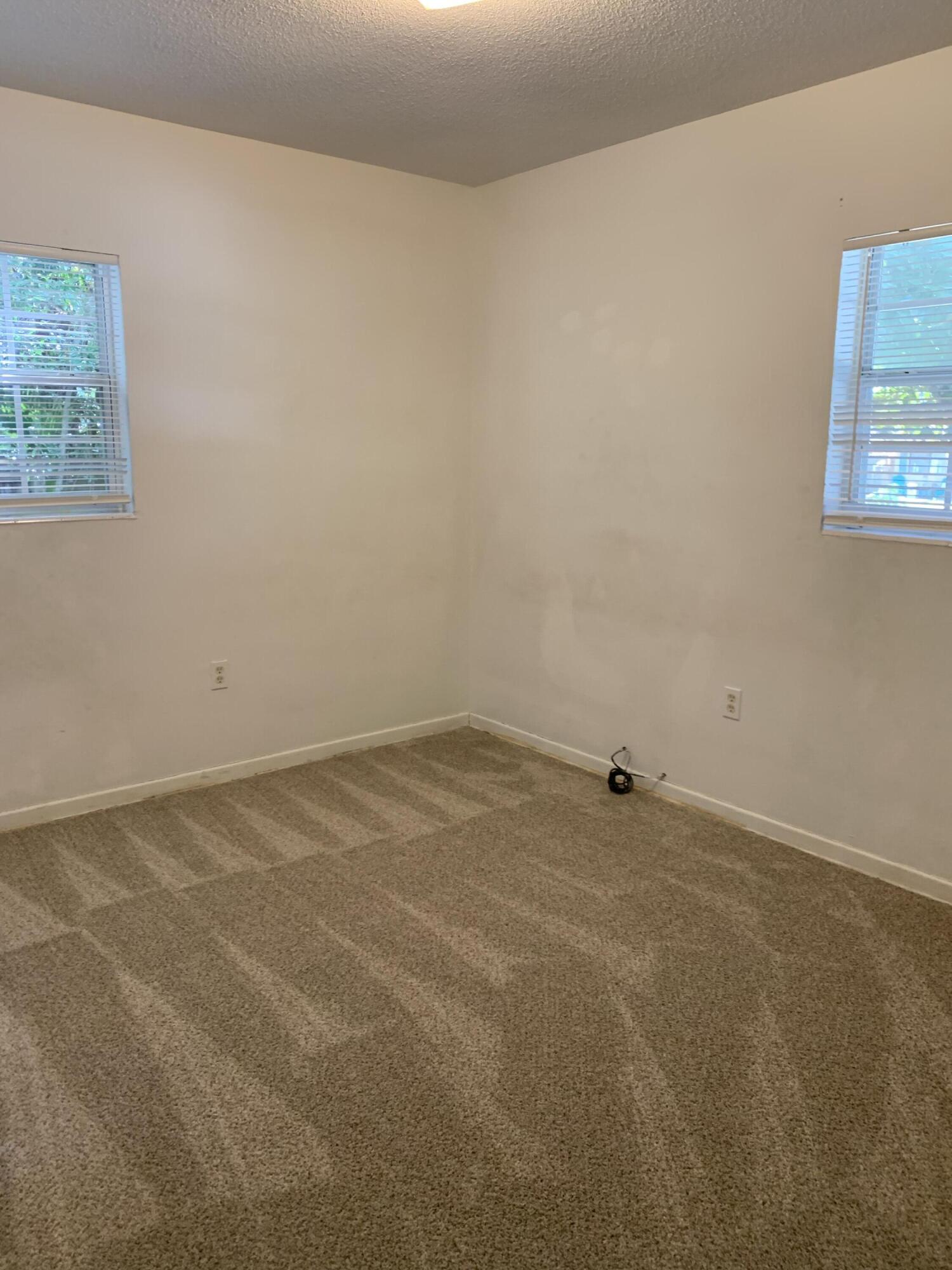 OAKLAND HEIGHTS - Residential Lease