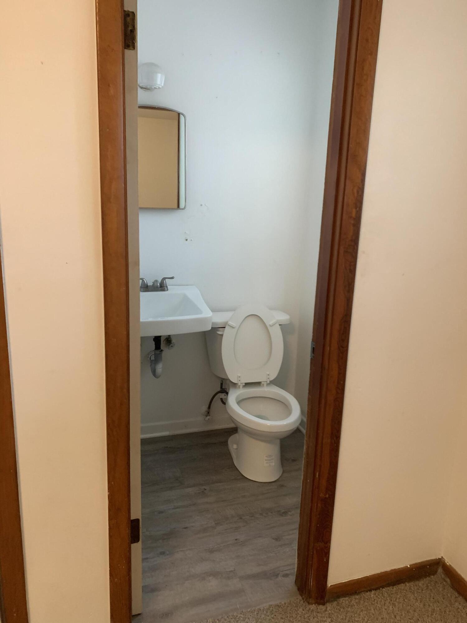 OAKLAND HEIGHTS - Residential Lease