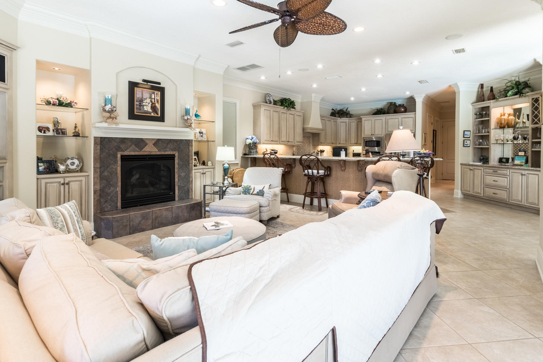 REGATTA BAY - Residential