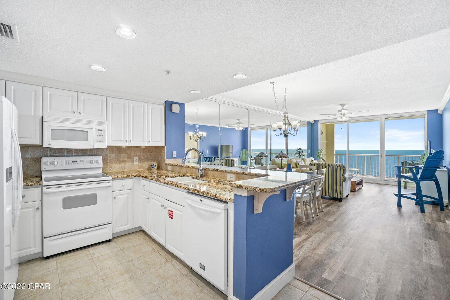 MAJESTIC BEACH TOWERS I - Residential