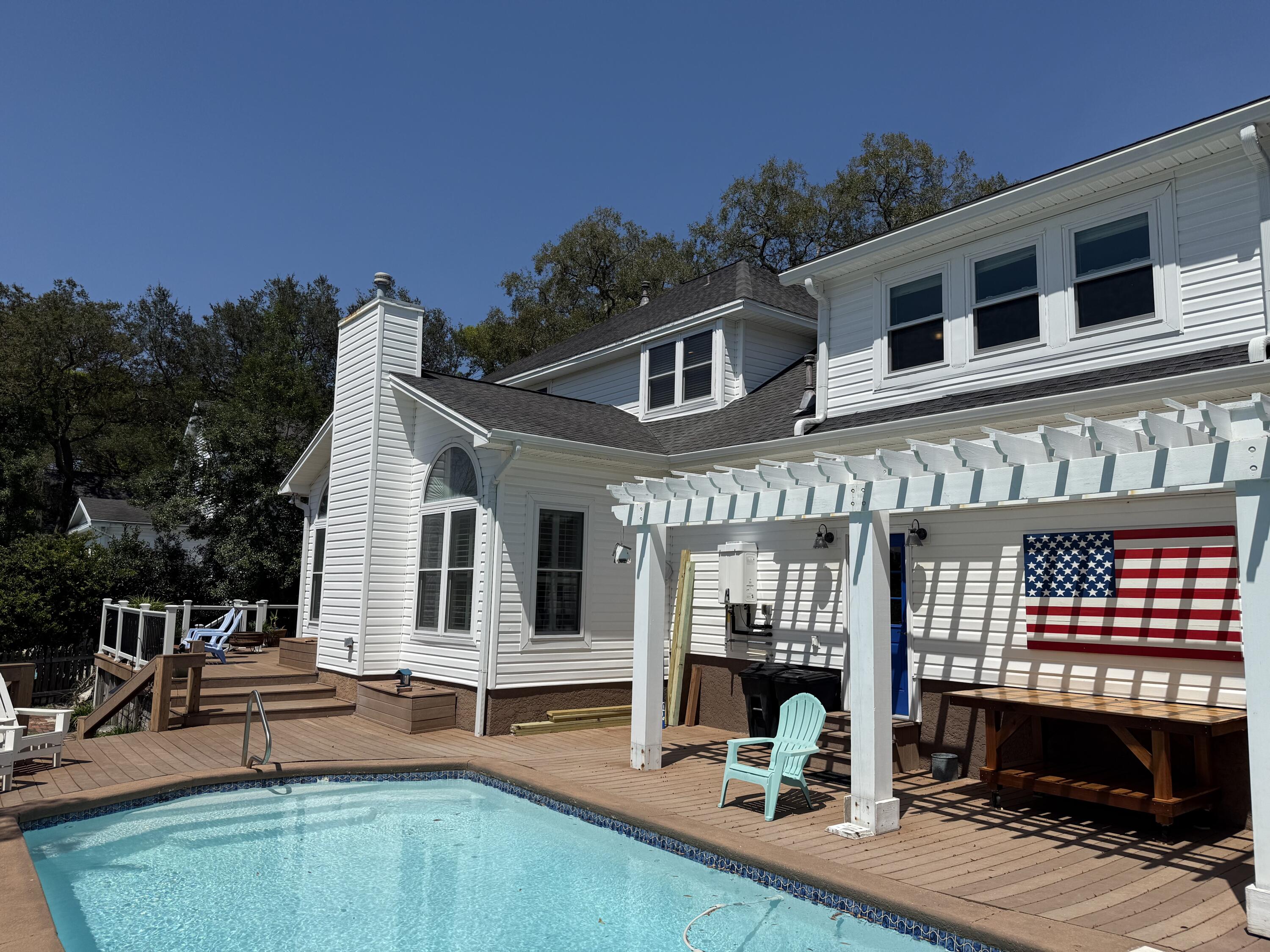 BOLTONS LANDING - Residential Lease