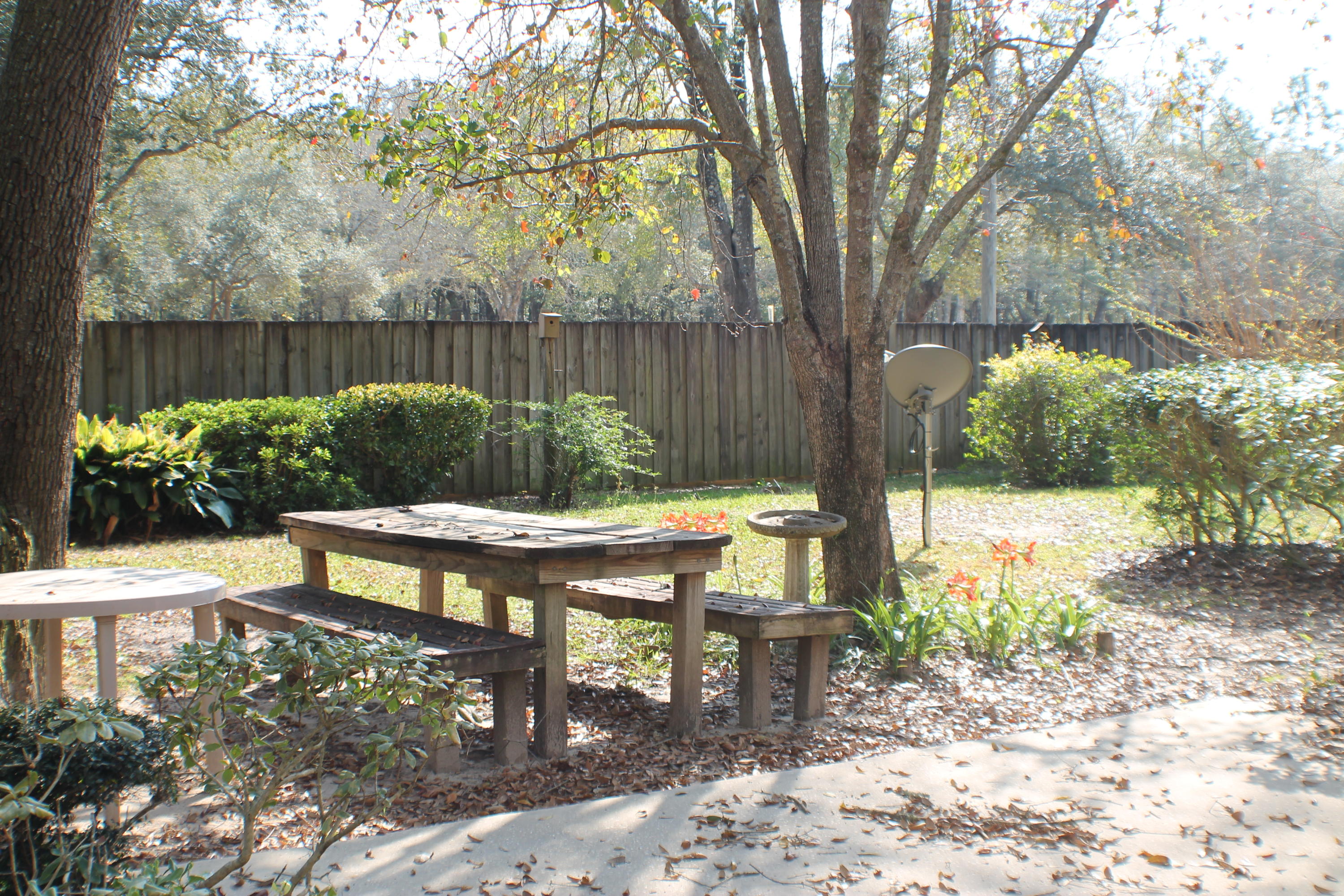ROYAL OAKS S/D - Residential Lease