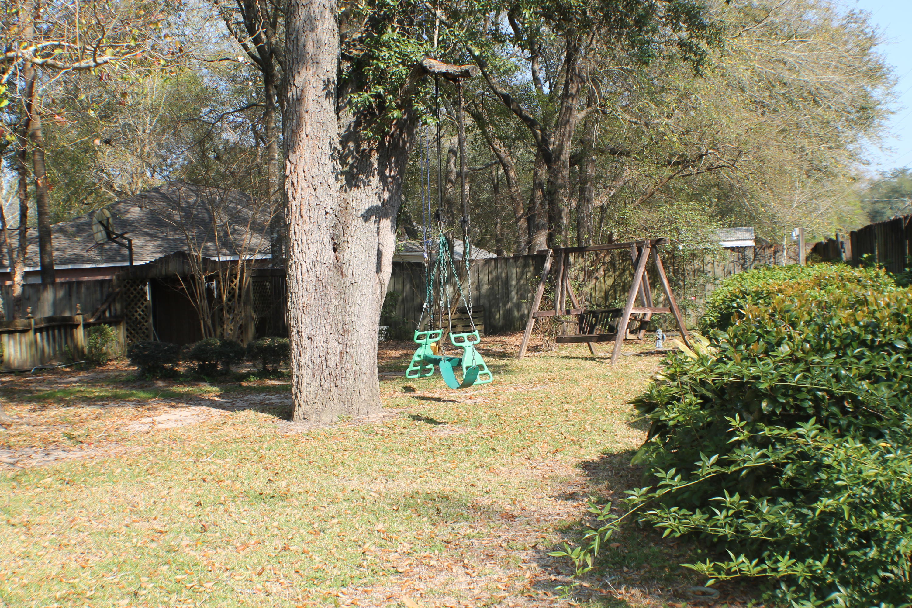 ROYAL OAKS S/D - Residential Lease