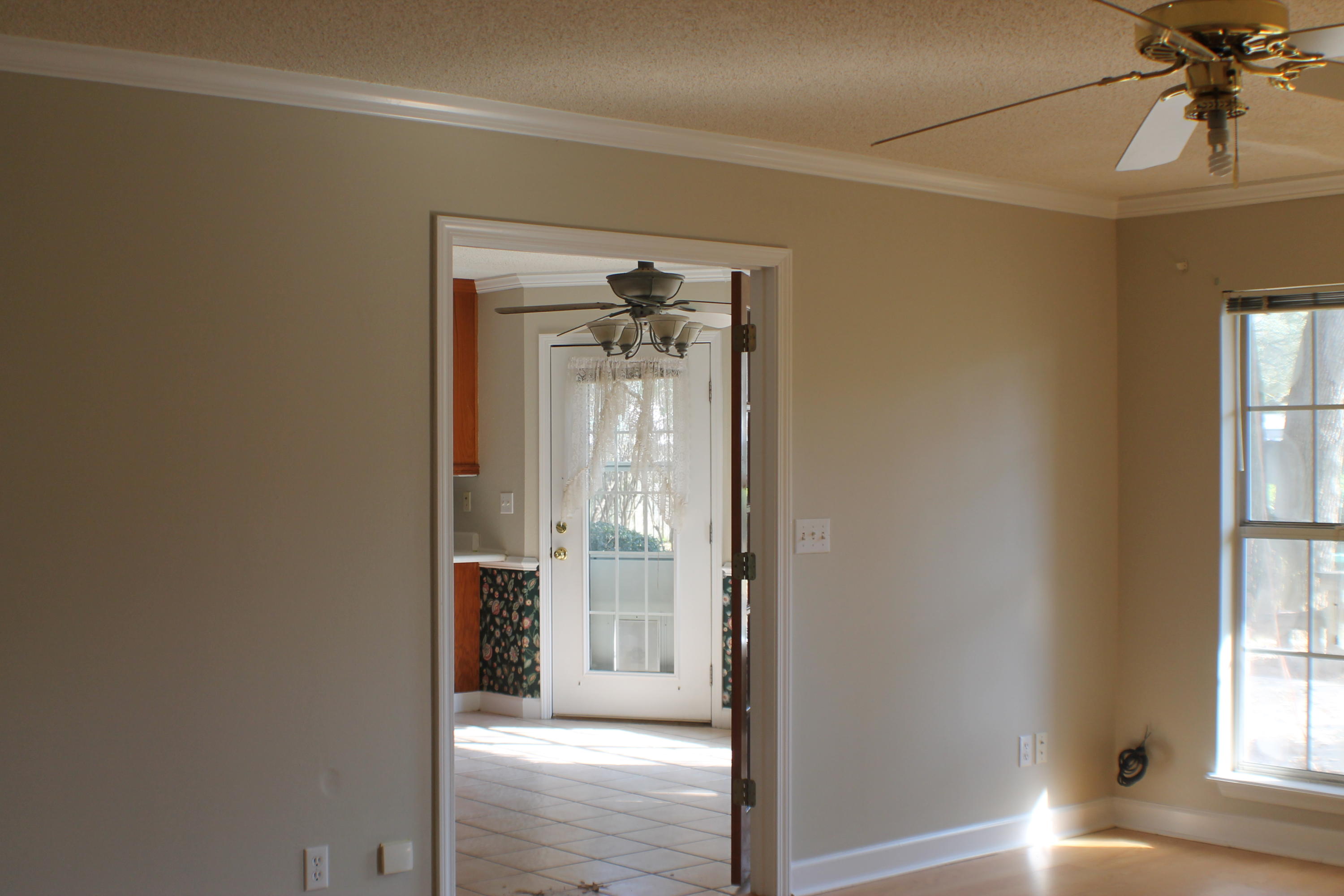 ROYAL OAKS S/D - Residential Lease