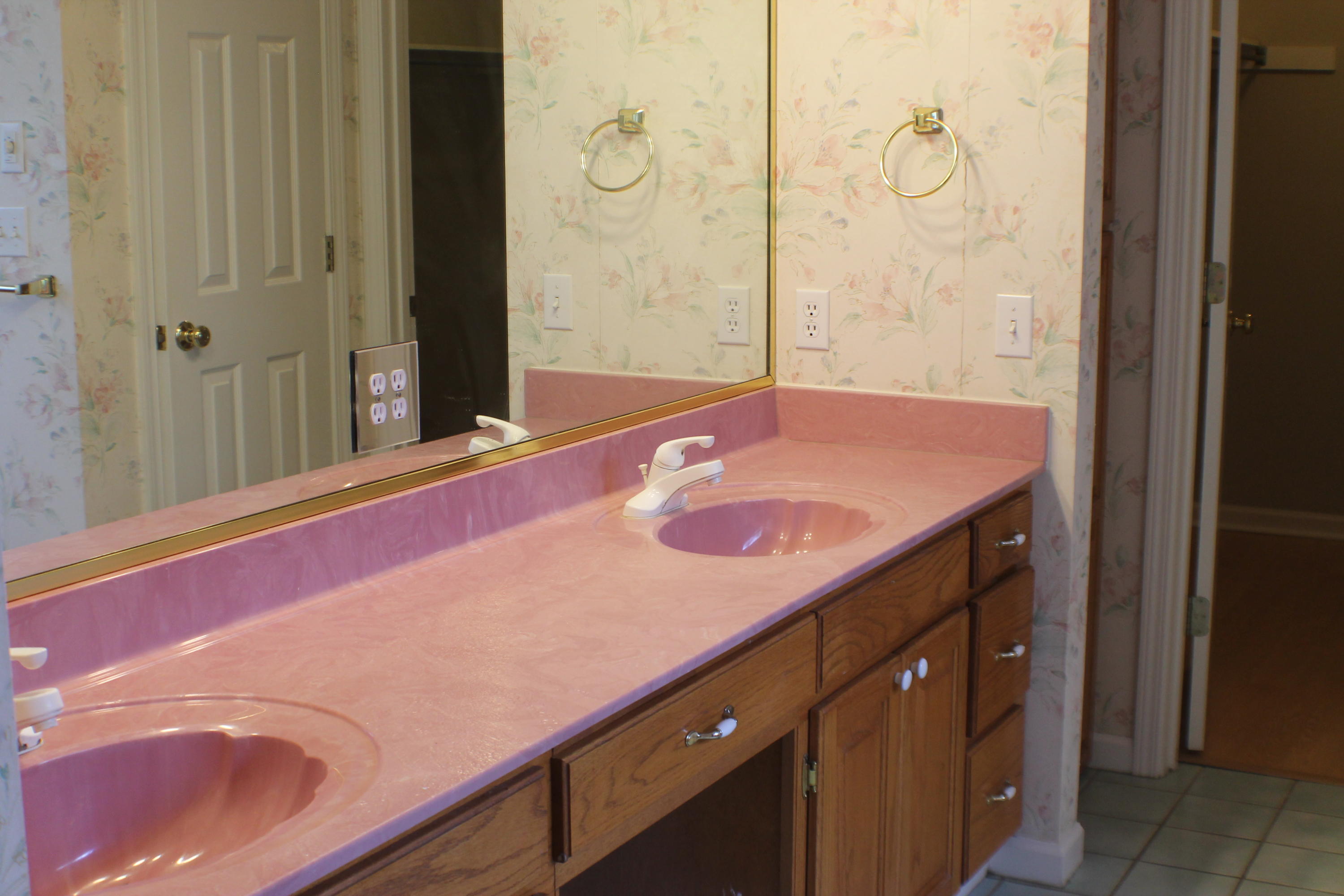 ROYAL OAKS S/D - Residential Lease