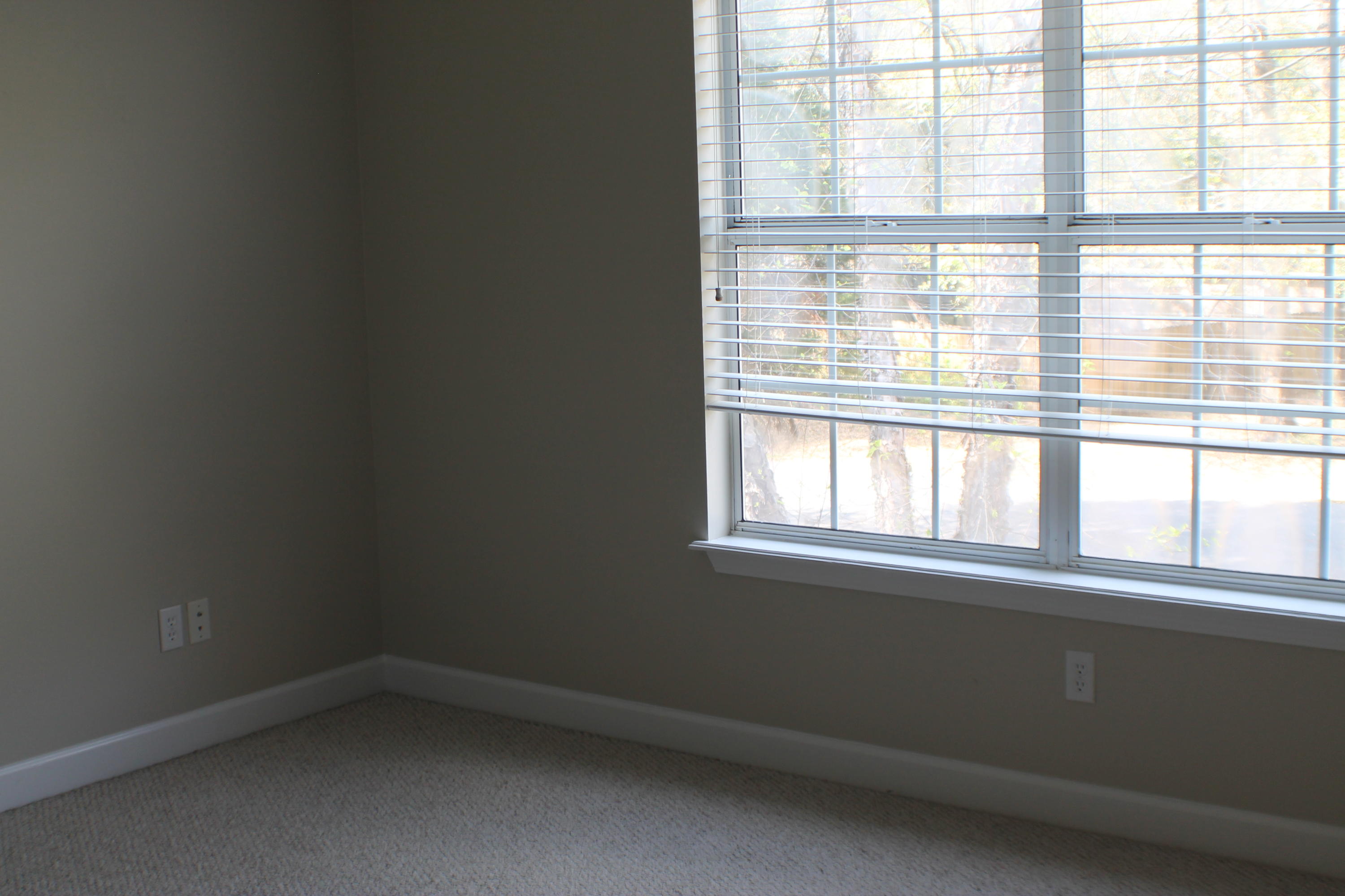 ROYAL OAKS S/D - Residential Lease