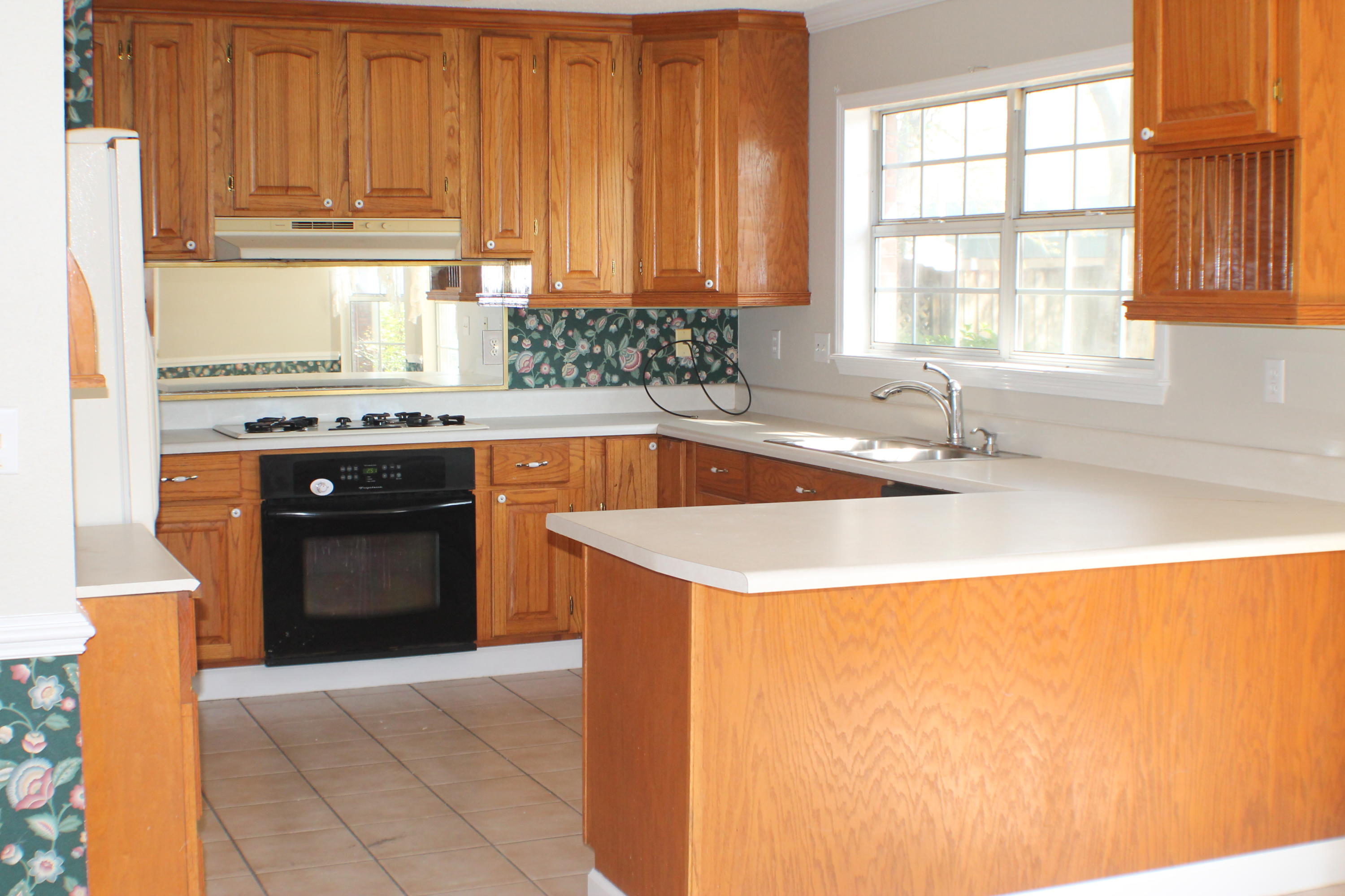 ROYAL OAKS S/D - Residential Lease