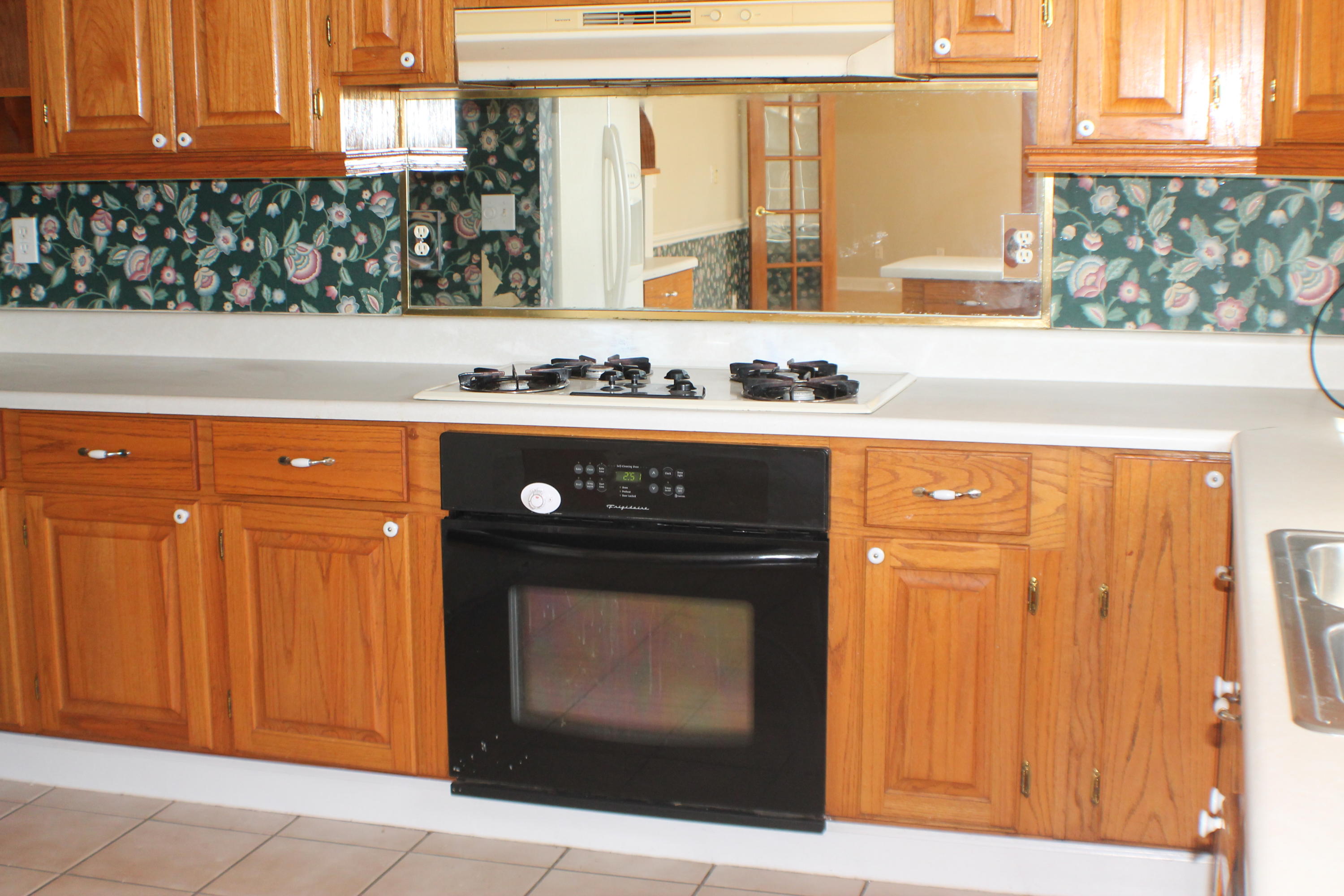 ROYAL OAKS S/D - Residential Lease