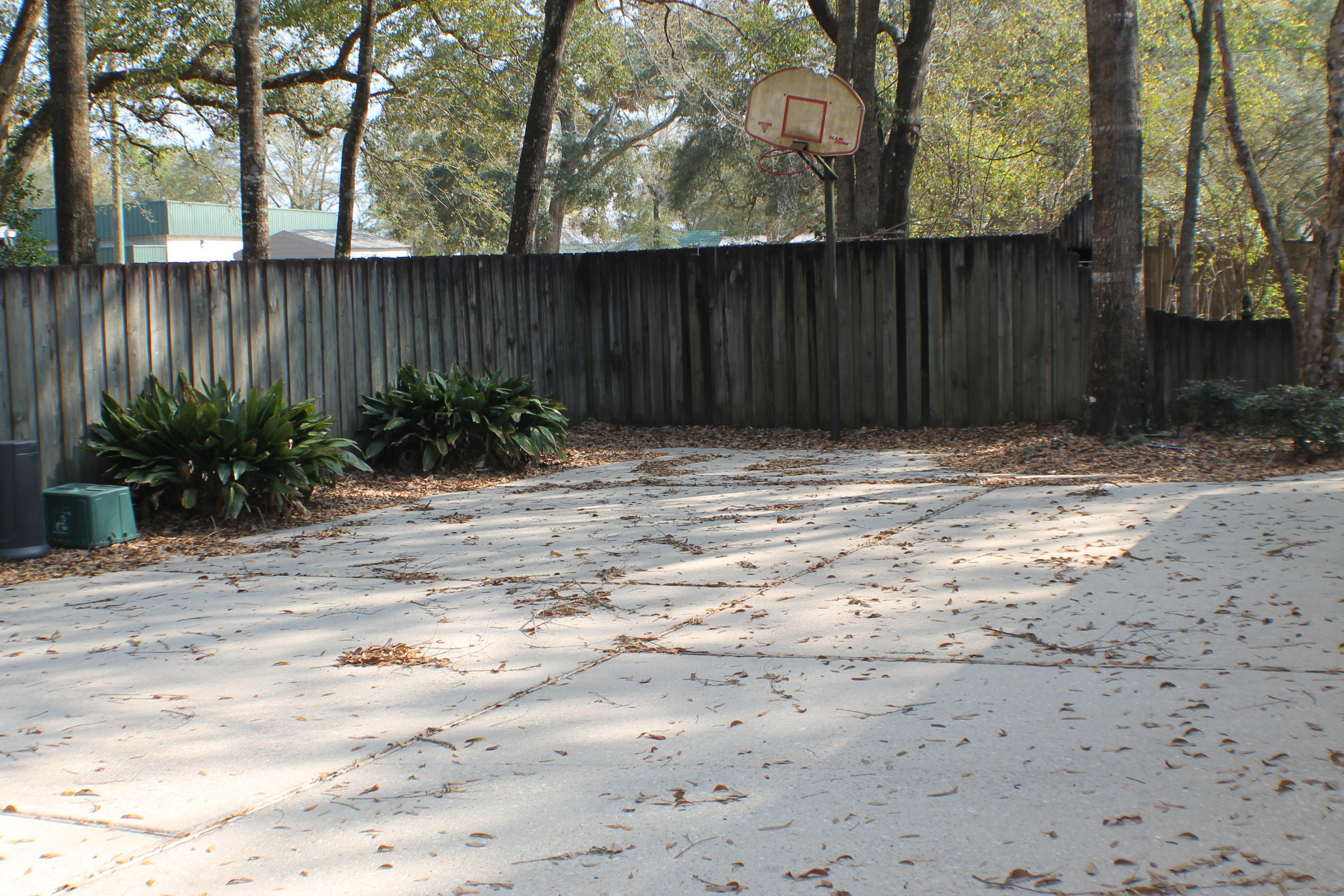 ROYAL OAKS S/D - Residential Lease